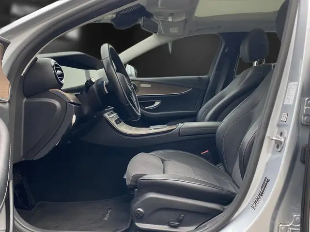Mercedes-Benz E-Class view 14