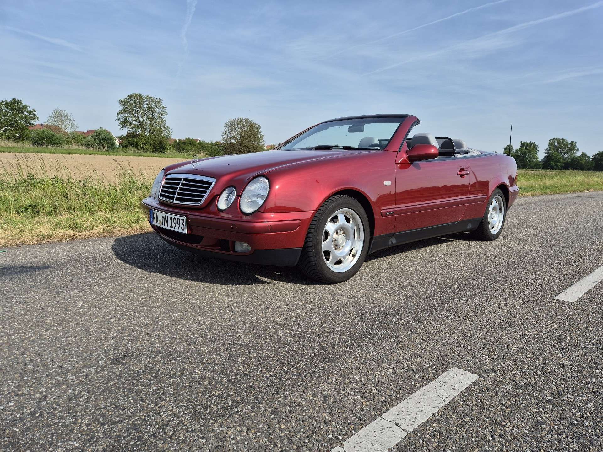 Second hand Mercedes Benz Clk-Class 200