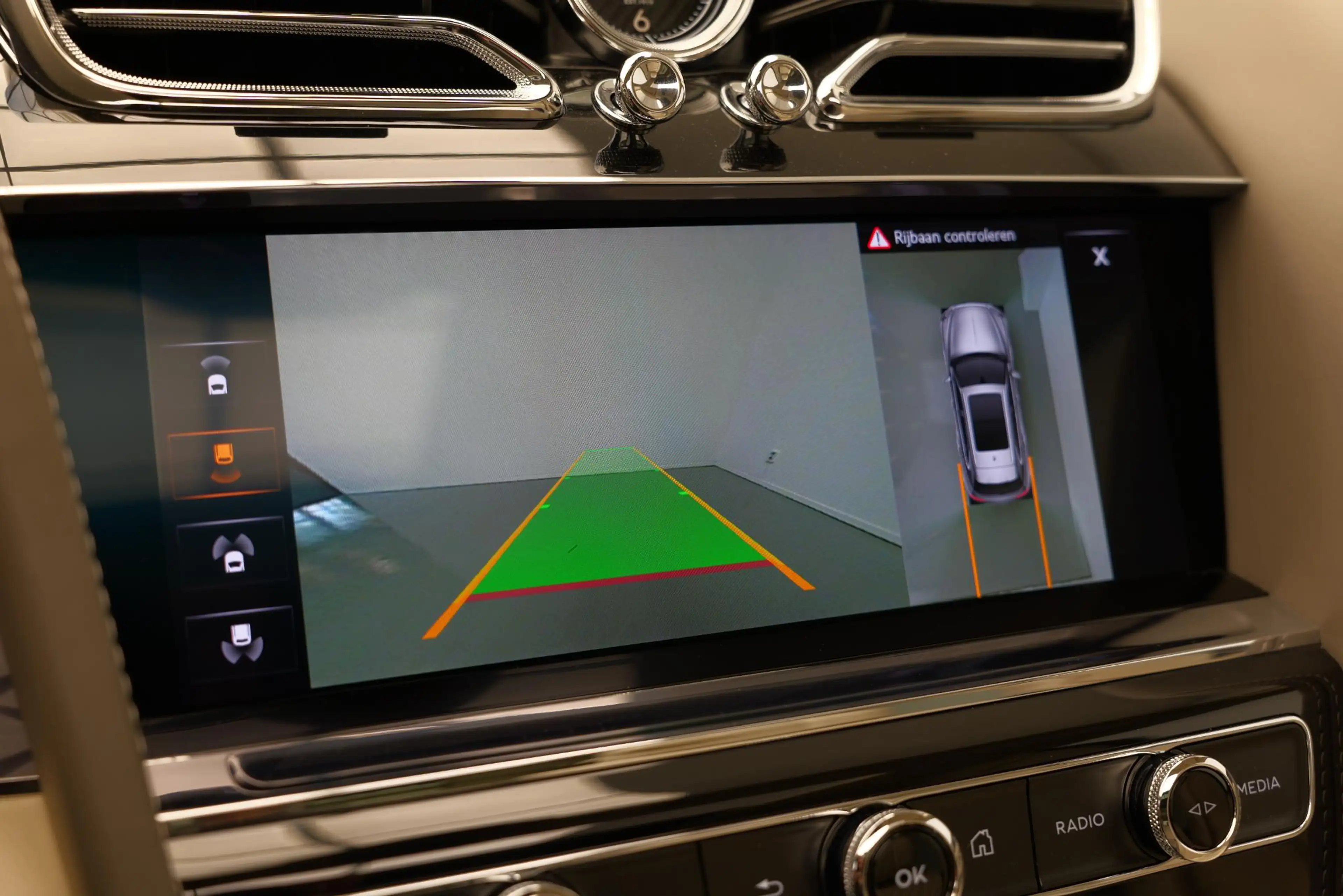 Bentley Bentayga 3.0 V6 Hybrid |Naim|Panorama|Carbon|BTW| — photo 21