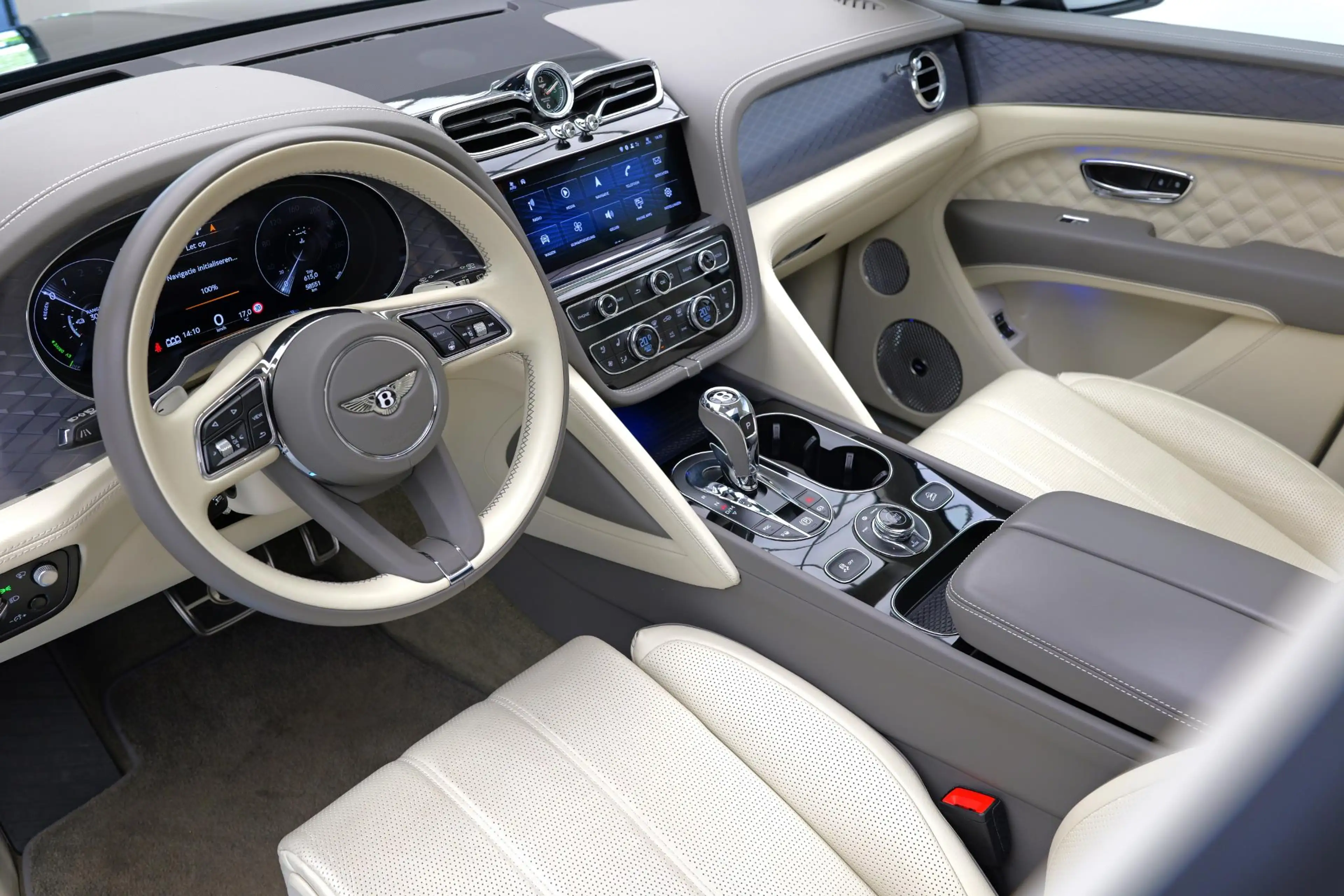 Bentley Bentayga 3.0 V6 Hybrid |Naim|Panorama|Carbon|BTW| — photo 7