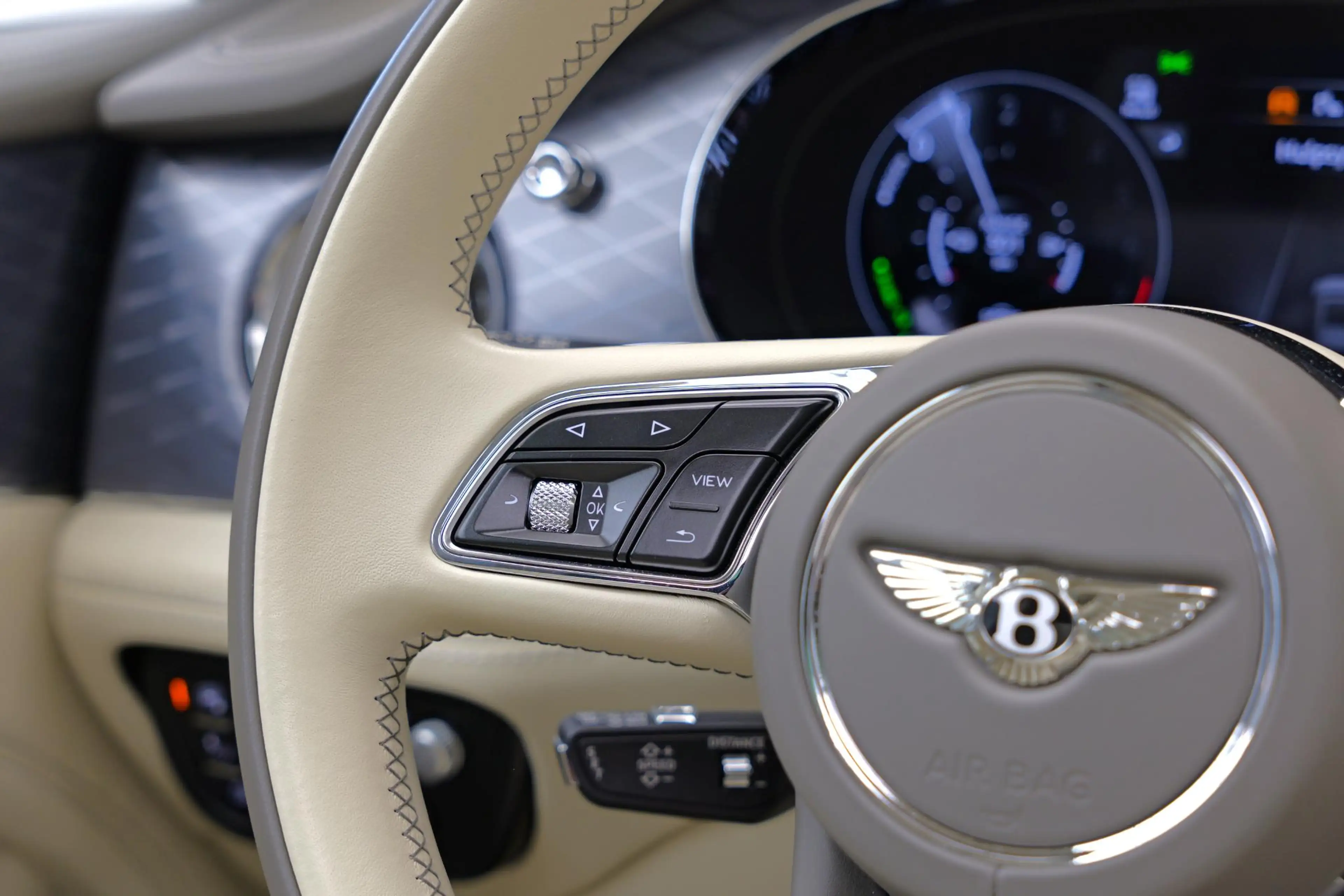 Bentley Bentayga 3.0 V6 Hybrid |Naim|Panorama|Carbon|BTW| — photo 14