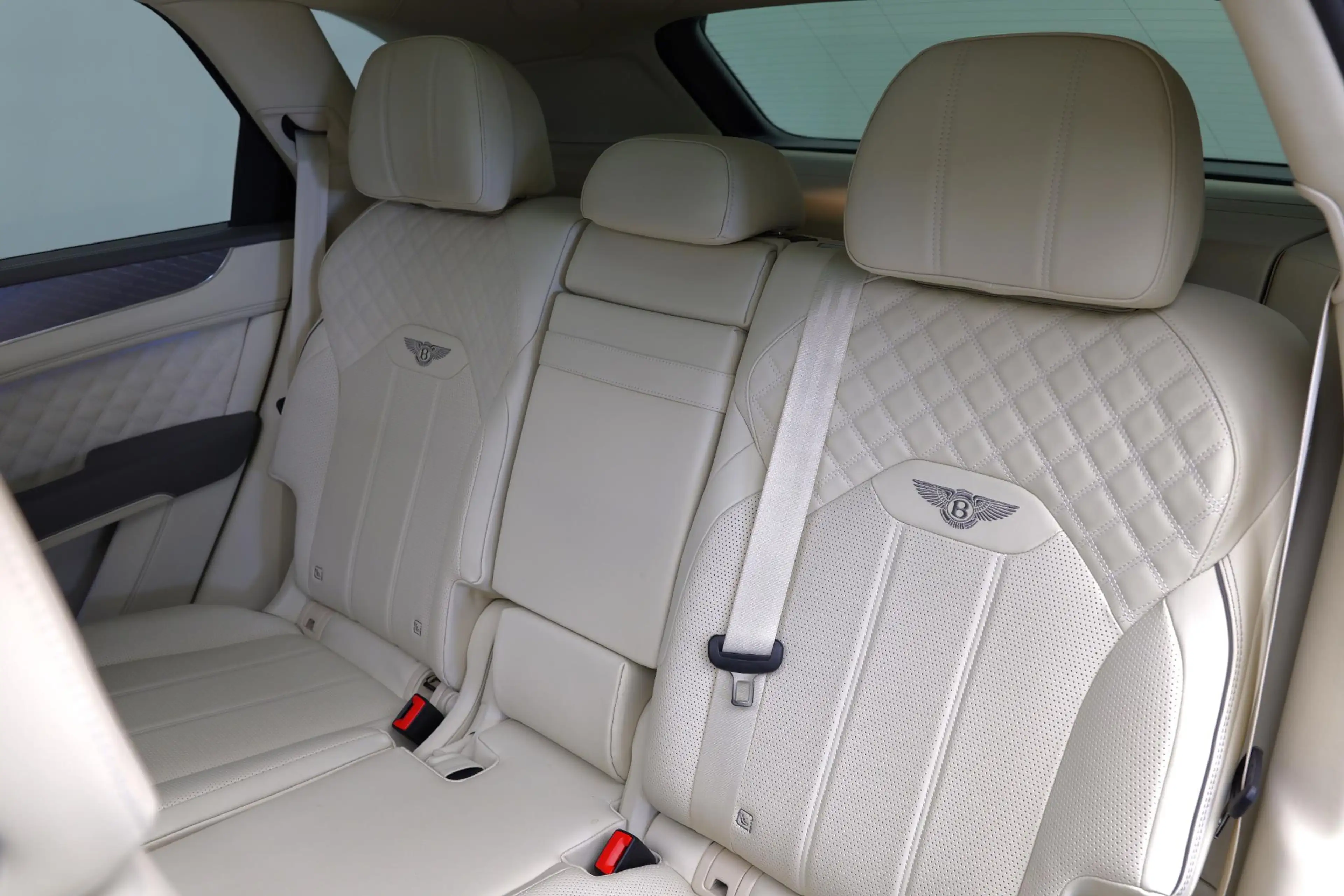 Bentley Bentayga 3.0 V6 Hybrid |Naim|Panorama|Carbon|BTW| — photo 10