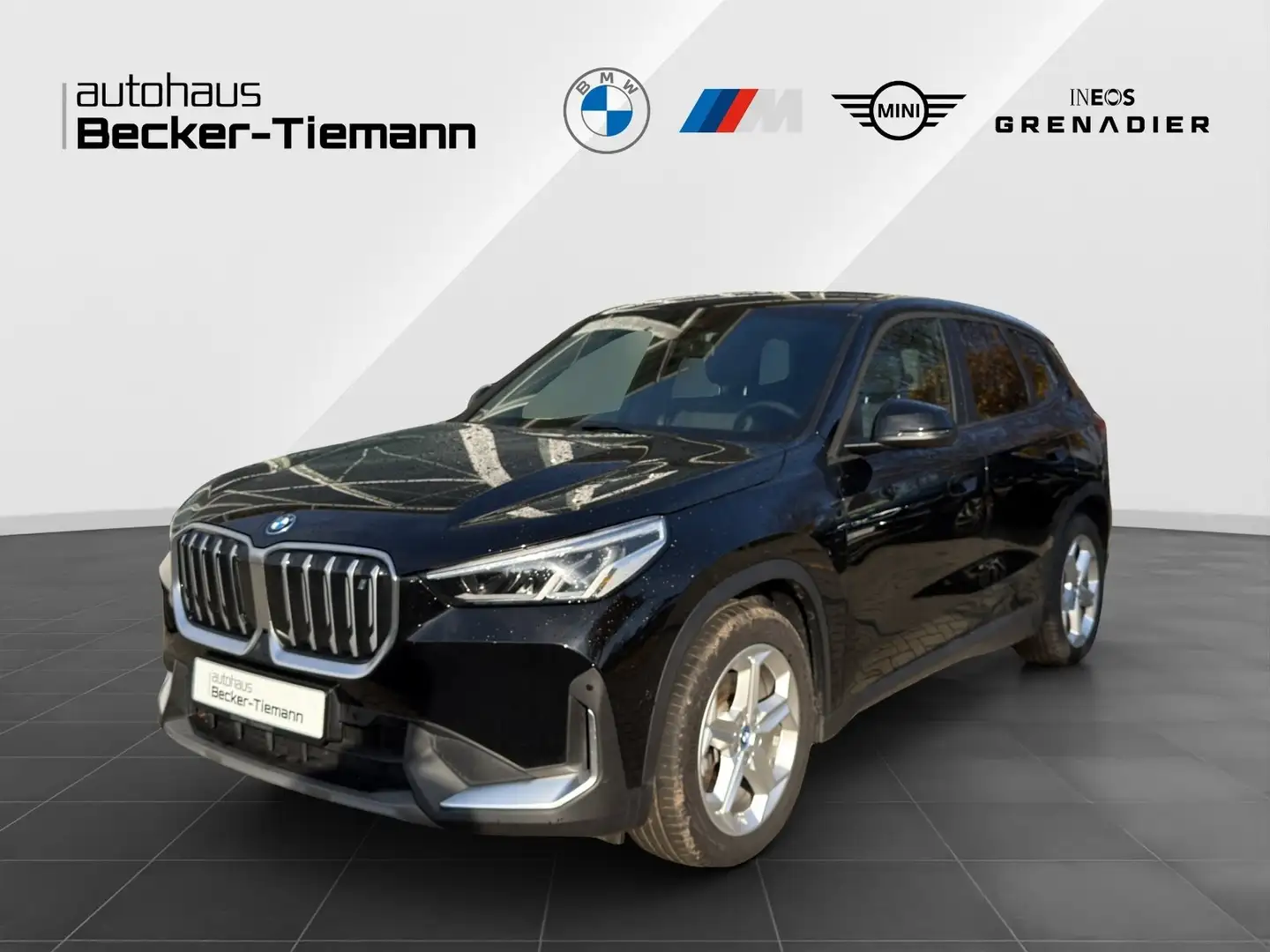 BMW iX 1 xDrive30 18" / AHK / DAB / DrivAss / RFK / Sitzh Schwarz - 1