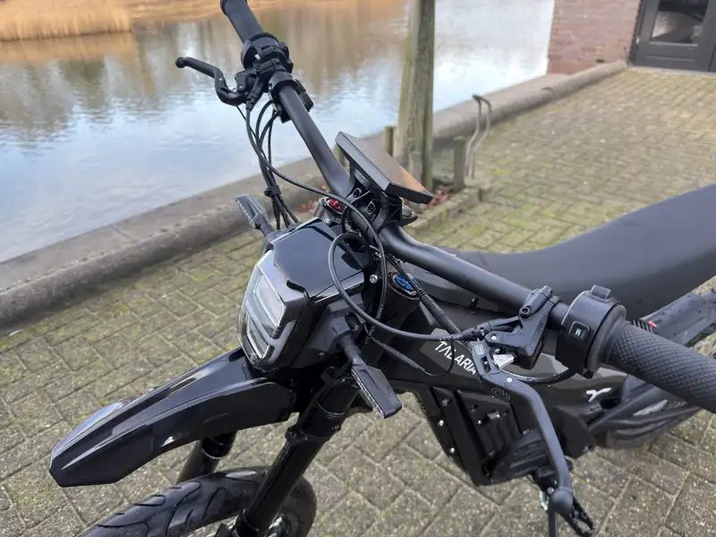 Talaria X3 Concept - foto 3