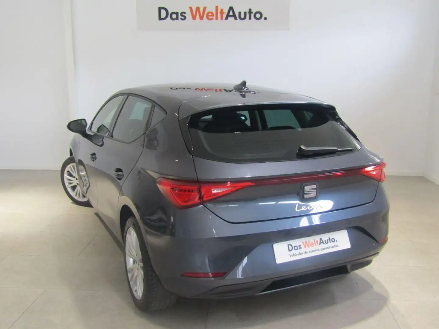 SEAT Leon 1.5 eTSI DSG-7 S&S Style Special Edition 150 Gris - 2
