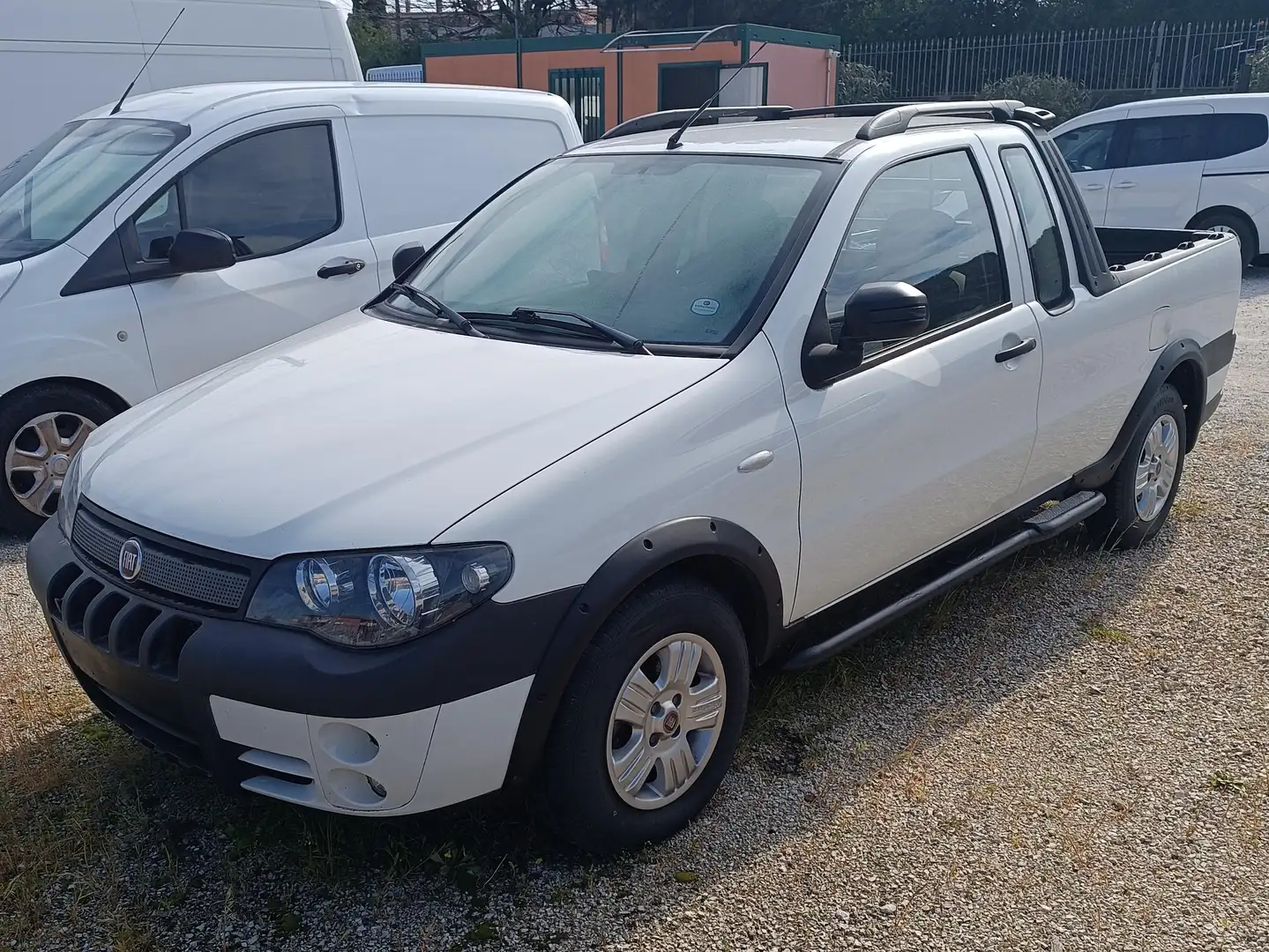 Fiat Strada Adventure Blanco - 2