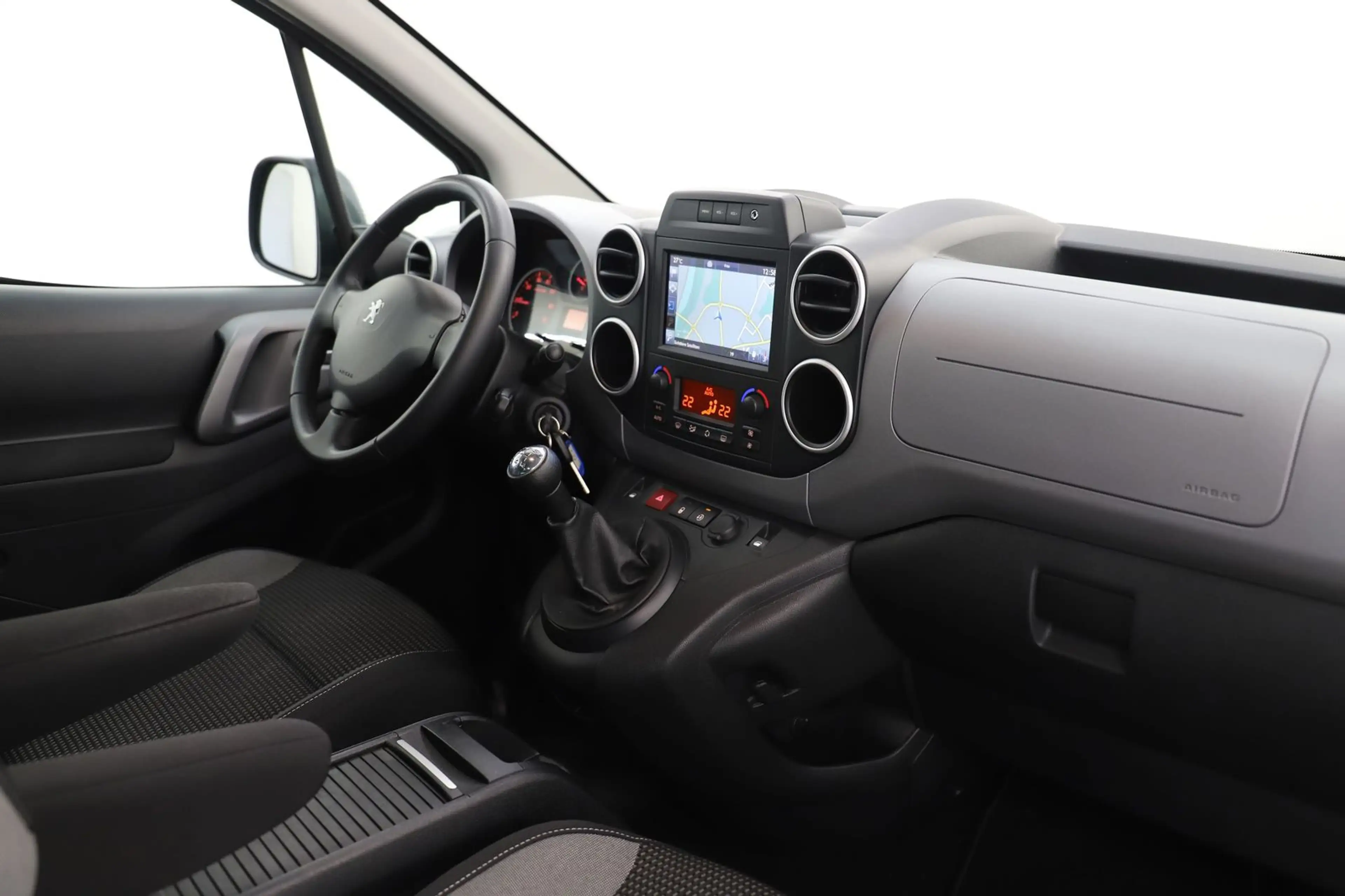 Peugeot Partner Tepee 1.2 PT 110PS Pano NAVI 1Hand — photo 15