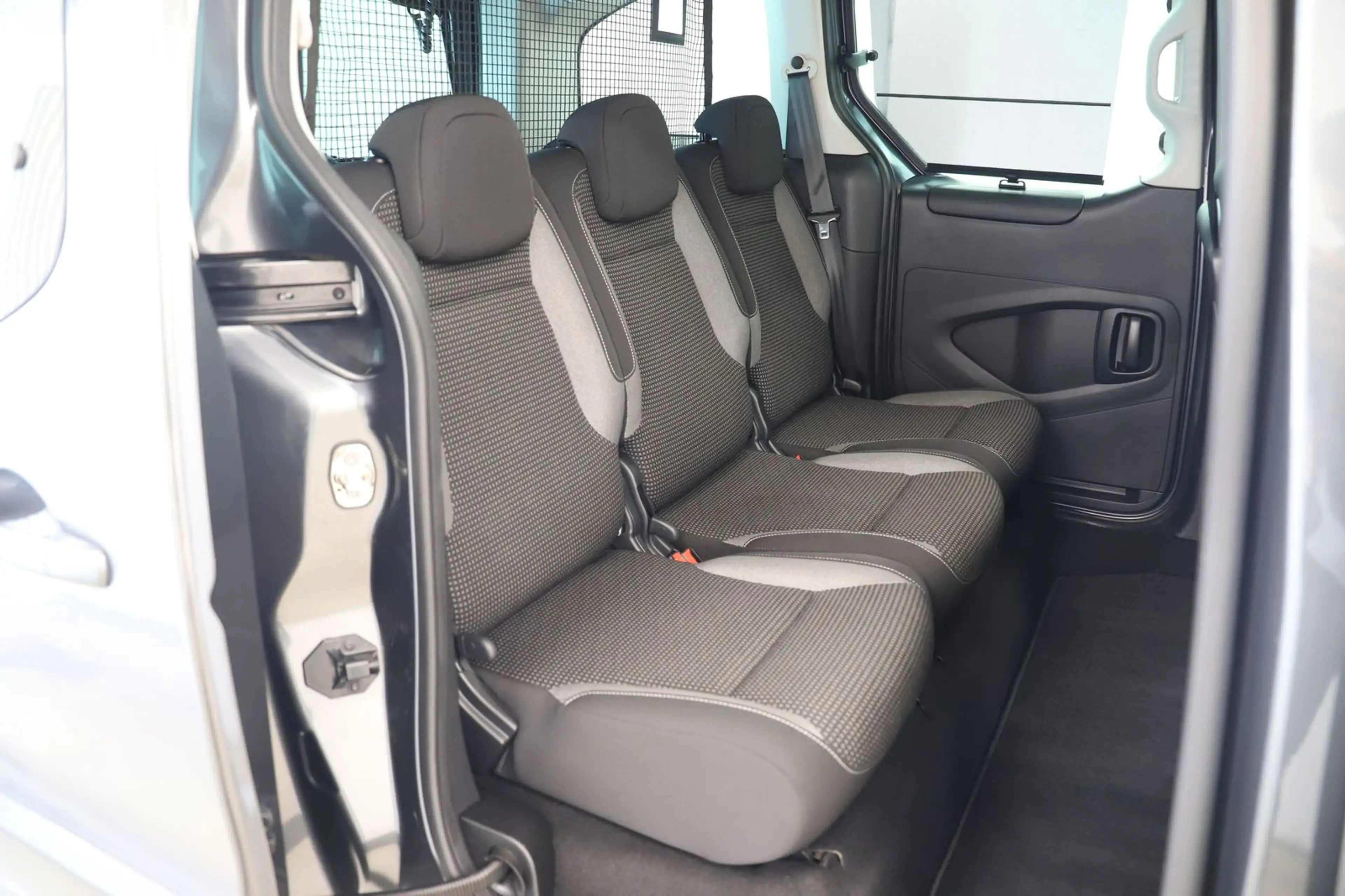 Peugeot Partner Tepee 1.2 PT 110PS Pano NAVI 1Hand — photo 11
