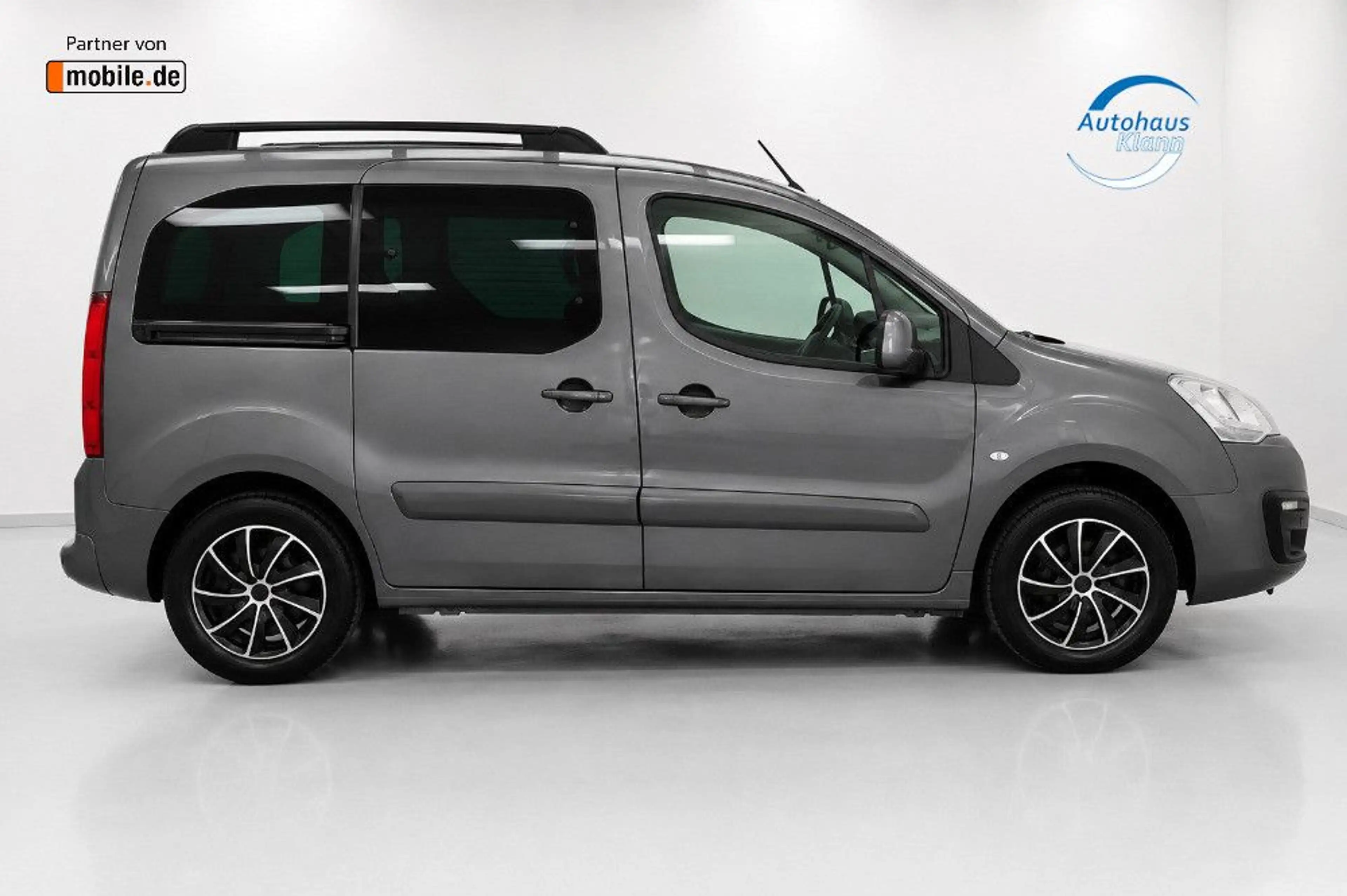 Peugeot Partner Tepee 1.2 PT 110PS Pano NAVI 1Hand — photo 5