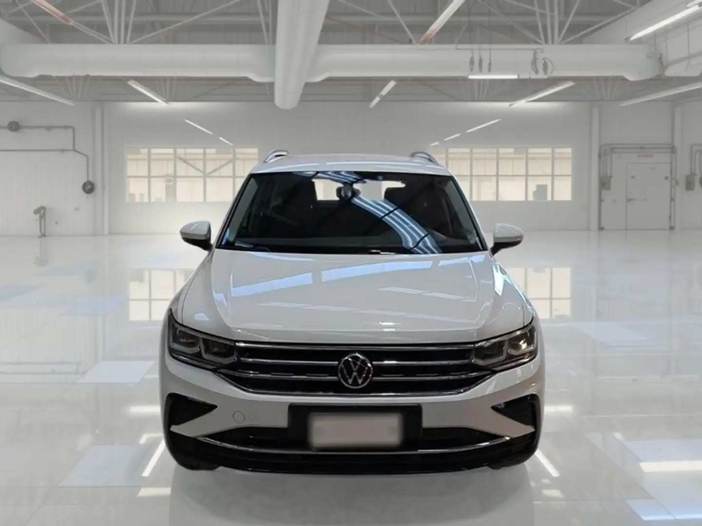 Volkswagen Tiguan 2.0 TDI SCR 110KW Elegance DSG - 2
