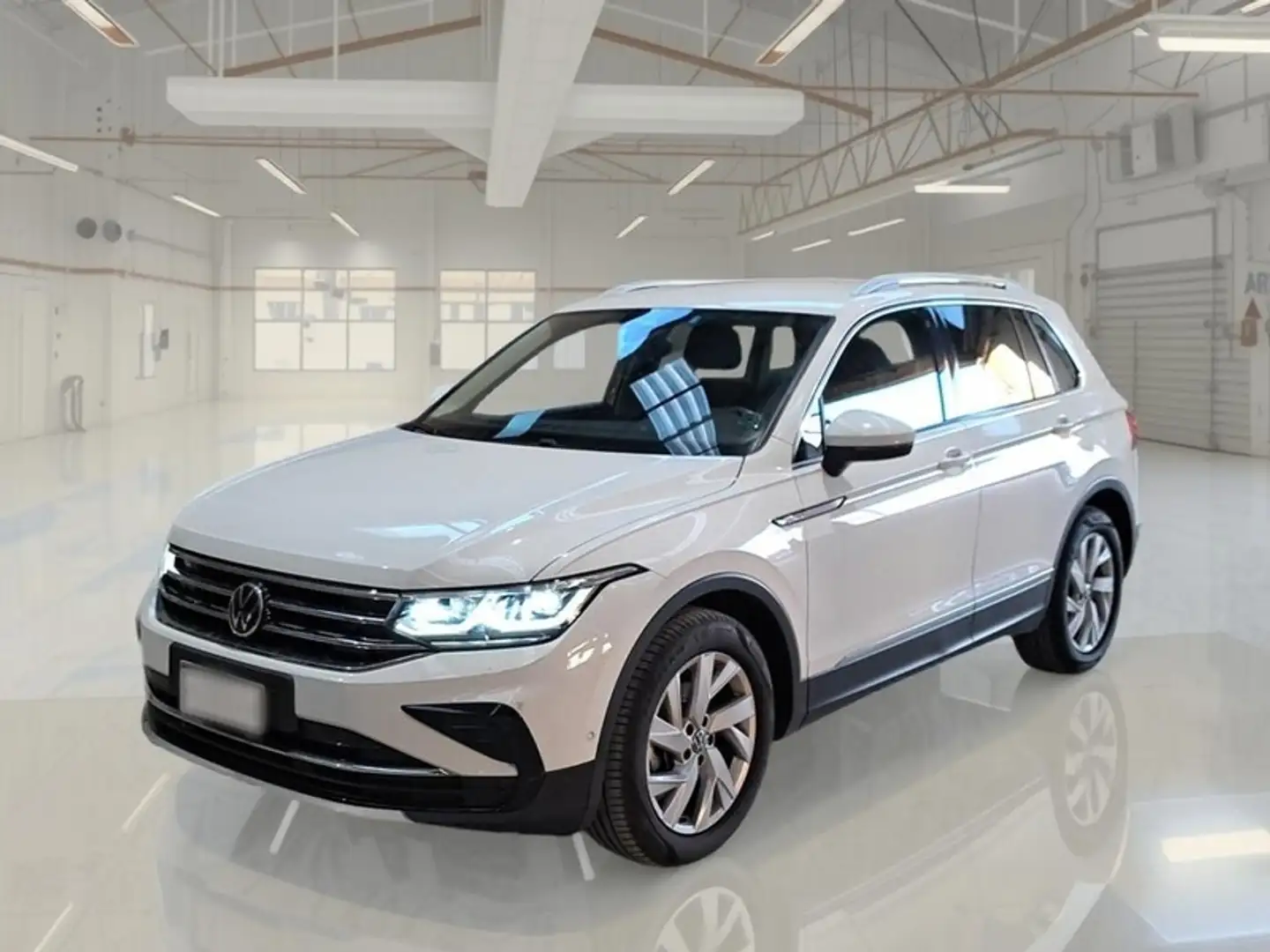 Volkswagen Tiguan 2.0 TDI SCR 110KW Elegance DSG - 1
