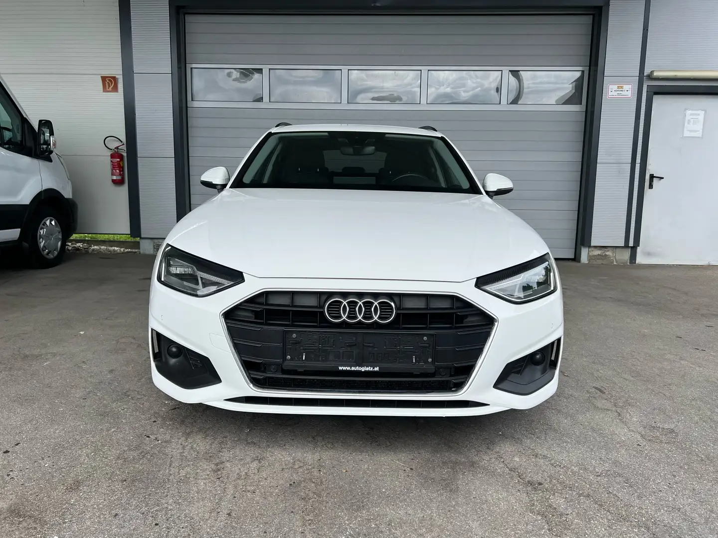 Audi A4 Avant 35 TDI S-tronic LED/NAVI/ASSISTENTEN/PARKTR. Weiß - 1