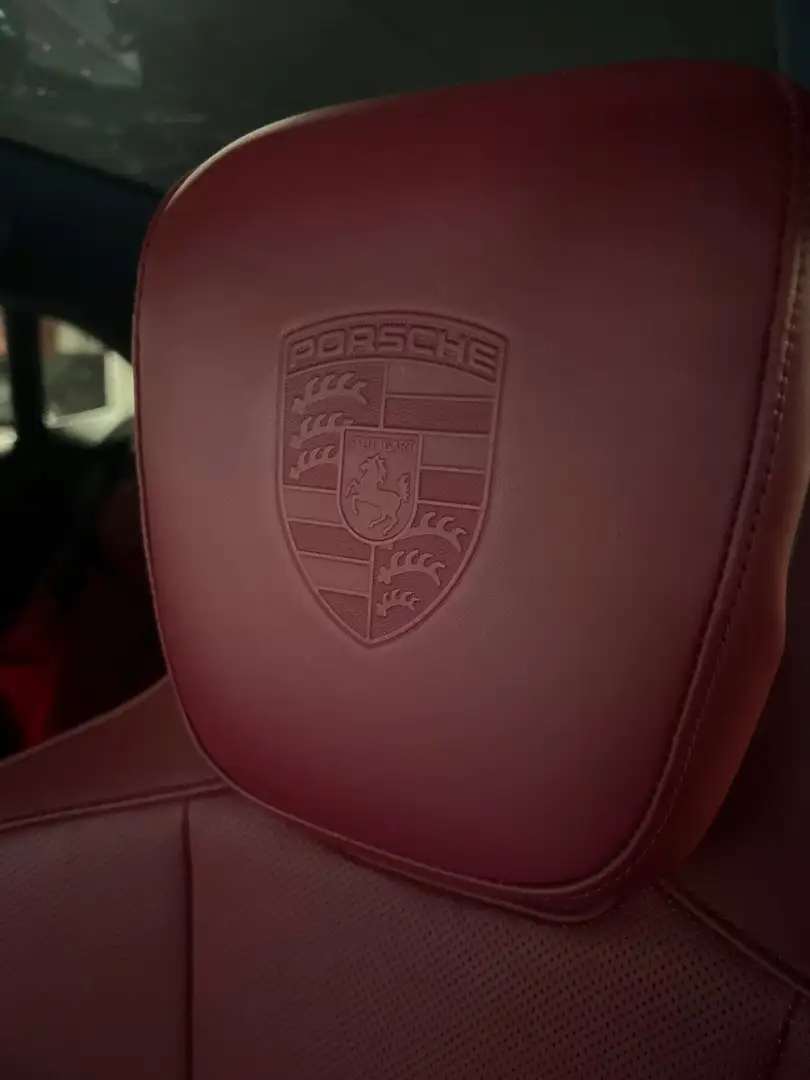 Porsche Taycan Cross Turismo Zwart - 2