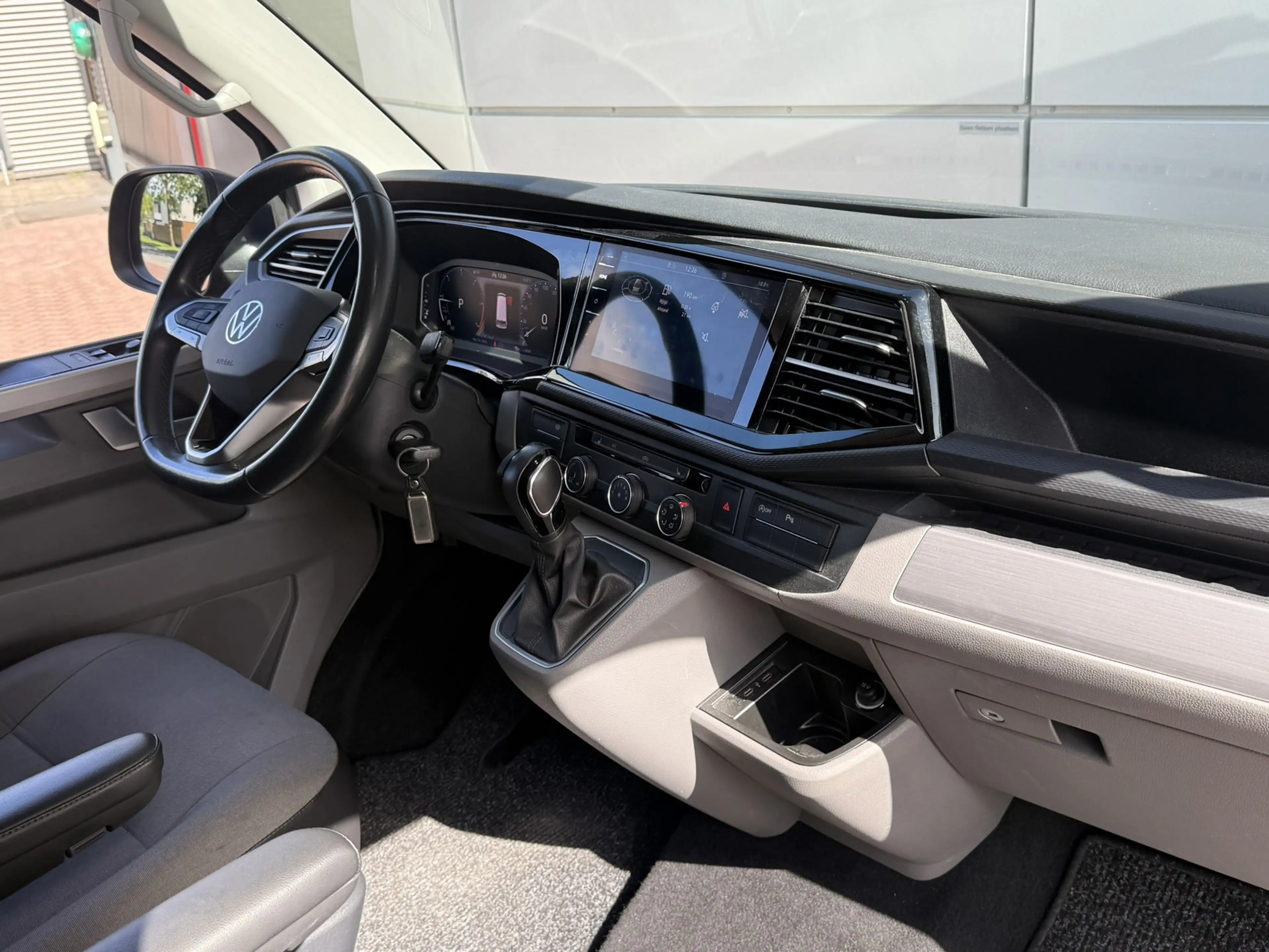 Volkswagen Transporter 2.0 TDI 150 PK L1H1 28 Bulli 2 x Schuifdeur — photo 9