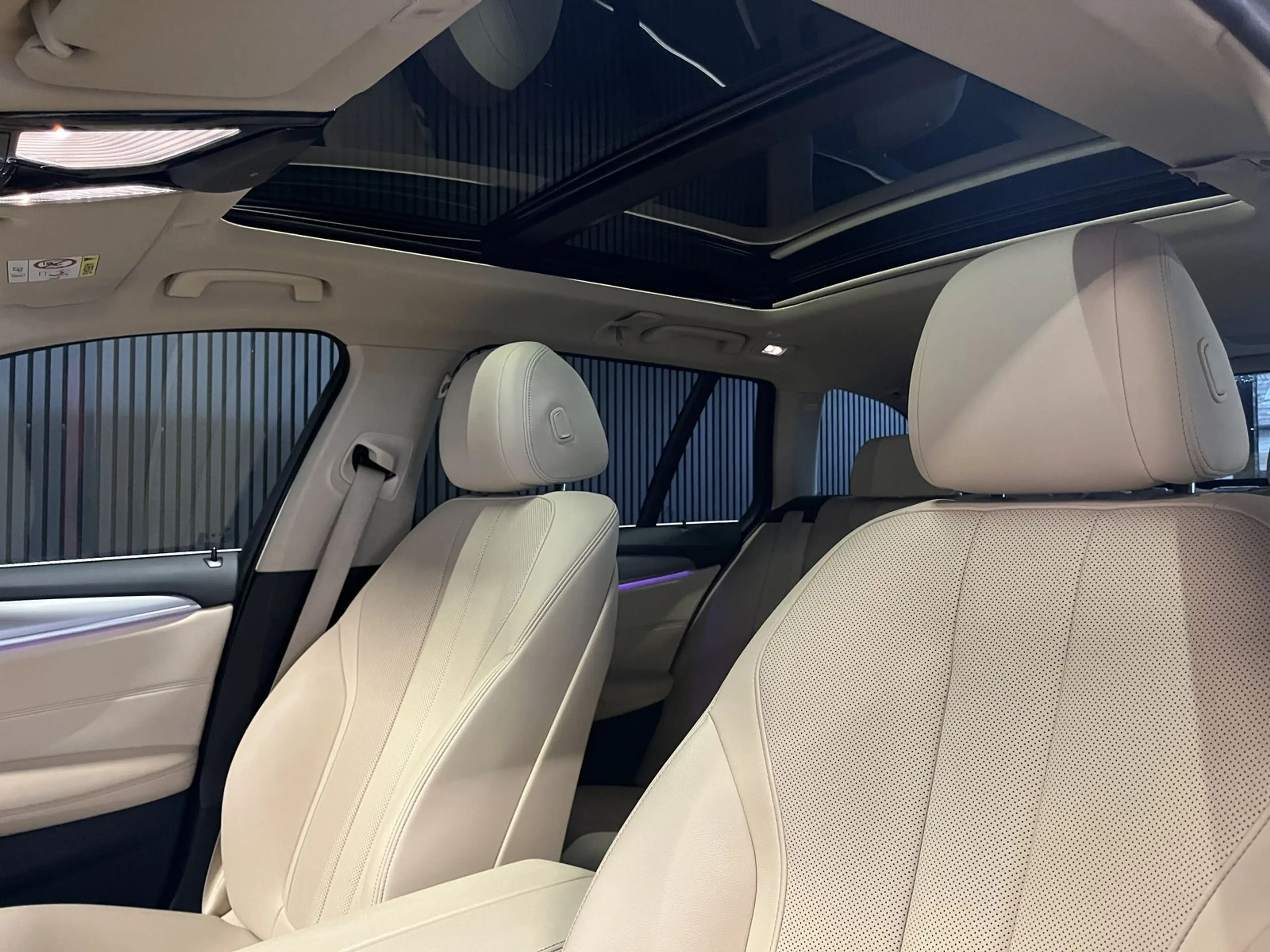BMW 530 e TOURING/AHK/PANO/19Z/KAMERA/LIVE COCKPIT — photo 15
