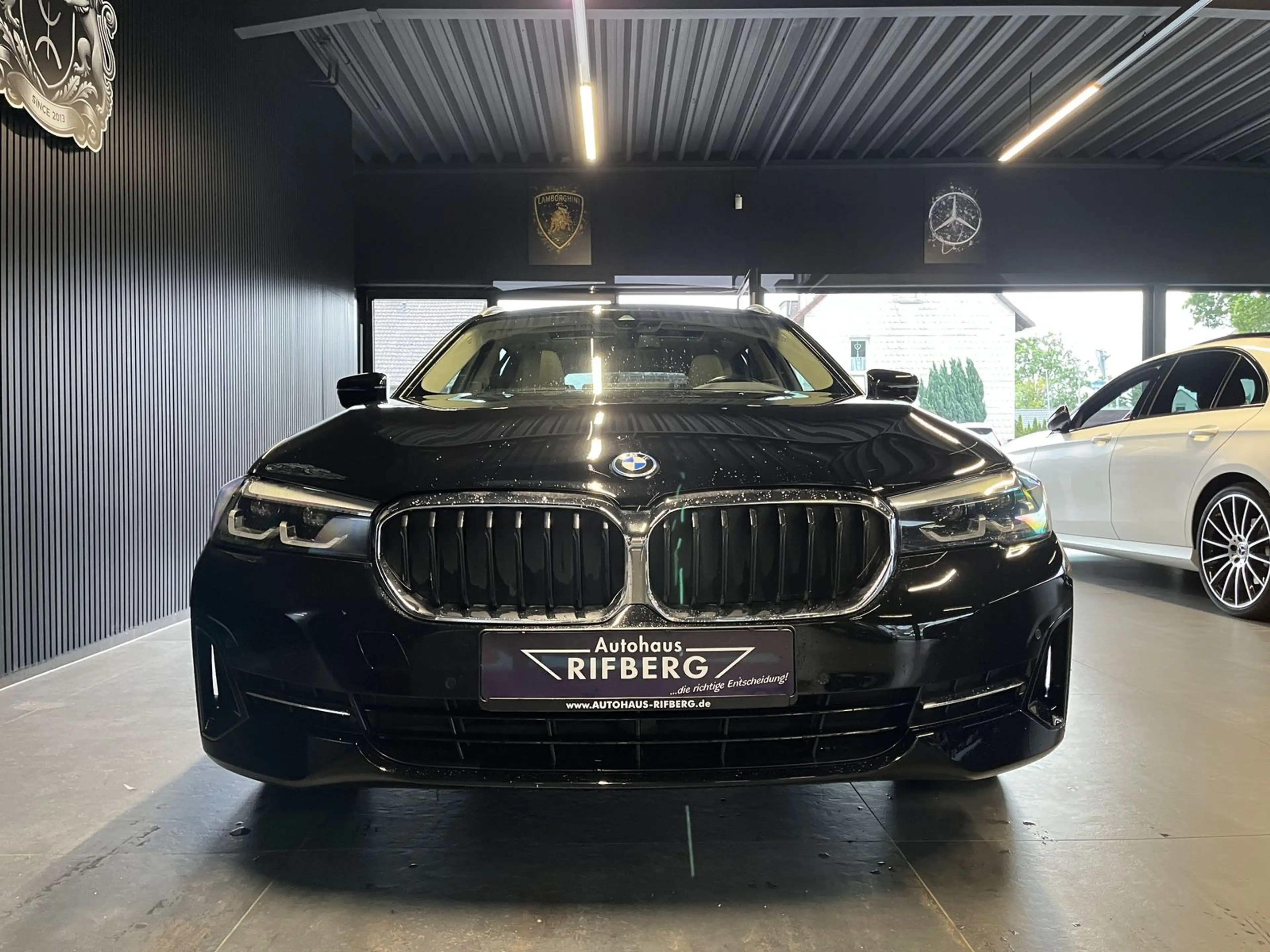 BMW 530 e TOURING/AHK/PANO/19Z/KAMERA/LIVE COCKPIT — photo 2