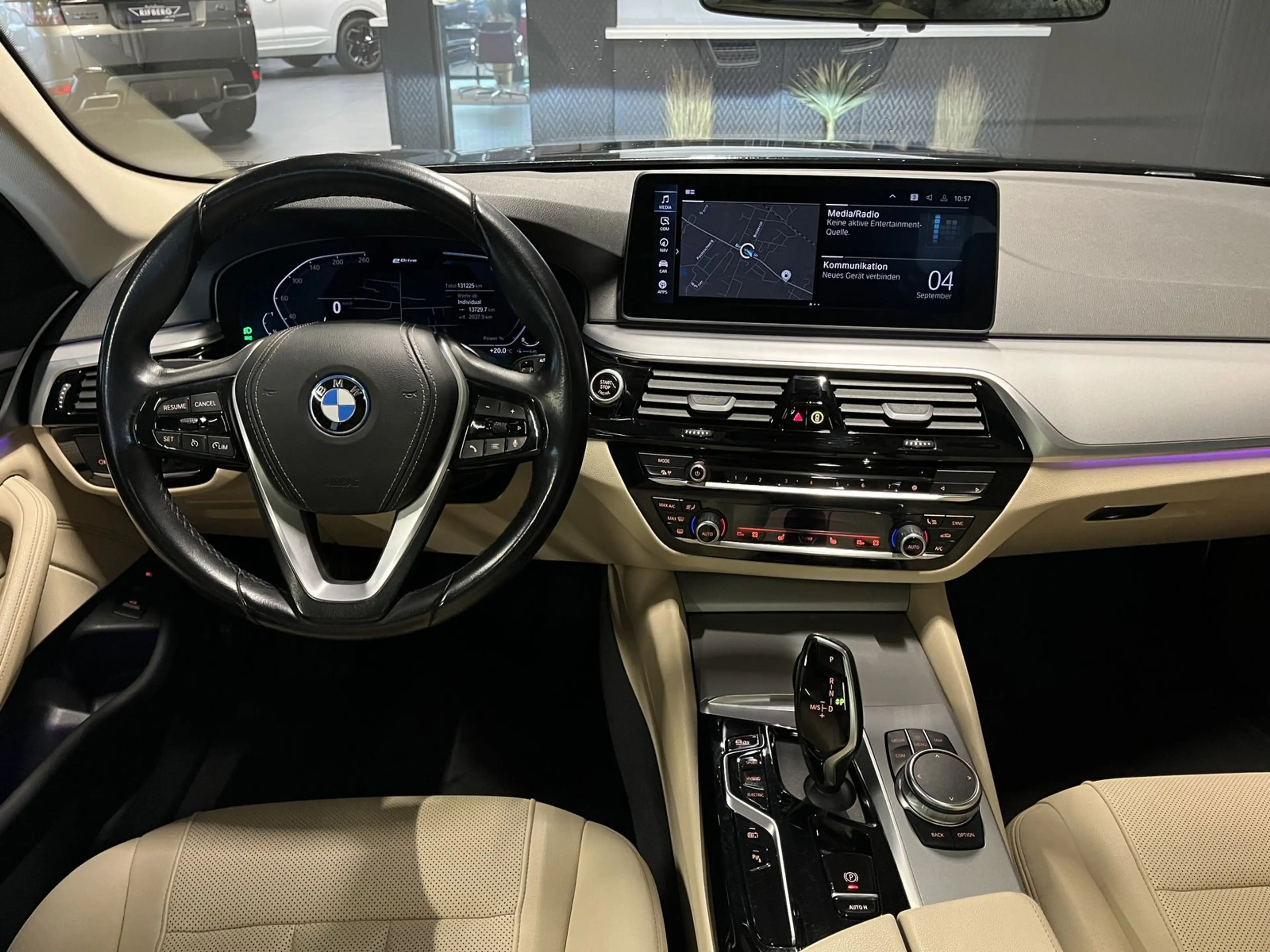 BMW 530 e TOURING/AHK/PANO/19Z/KAMERA/LIVE COCKPIT — photo 12