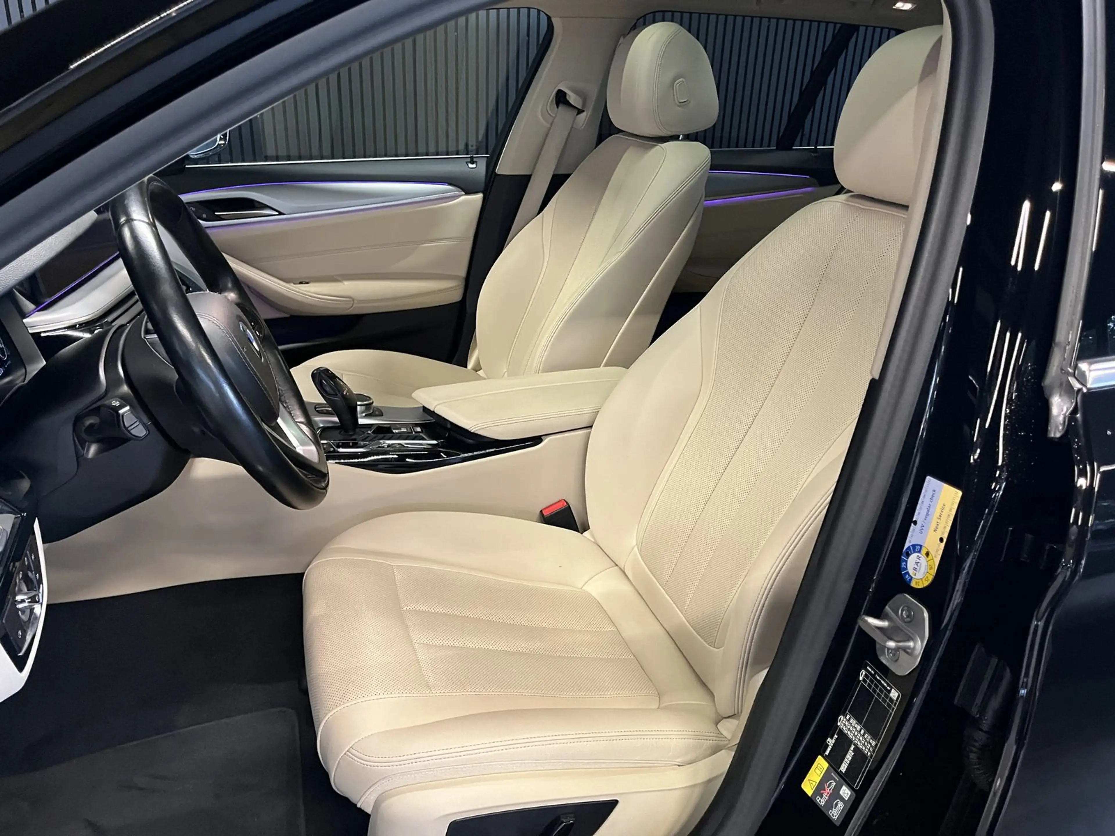 BMW 530 e TOURING/AHK/PANO/19Z/KAMERA/LIVE COCKPIT — photo 9