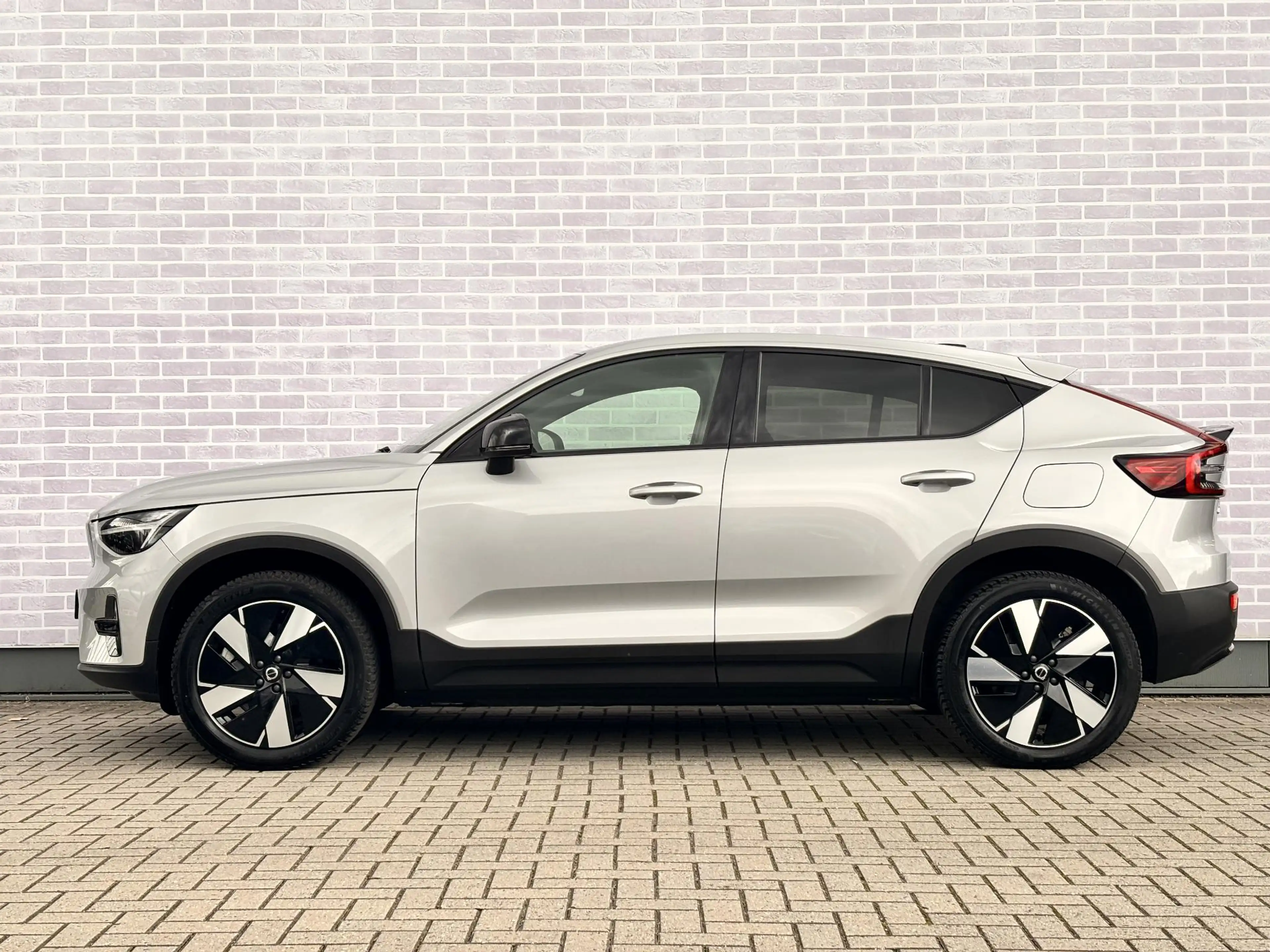 Volvo C40 Single Motor Extended Range Plus 82 kWh | C40 / EC — photo 2