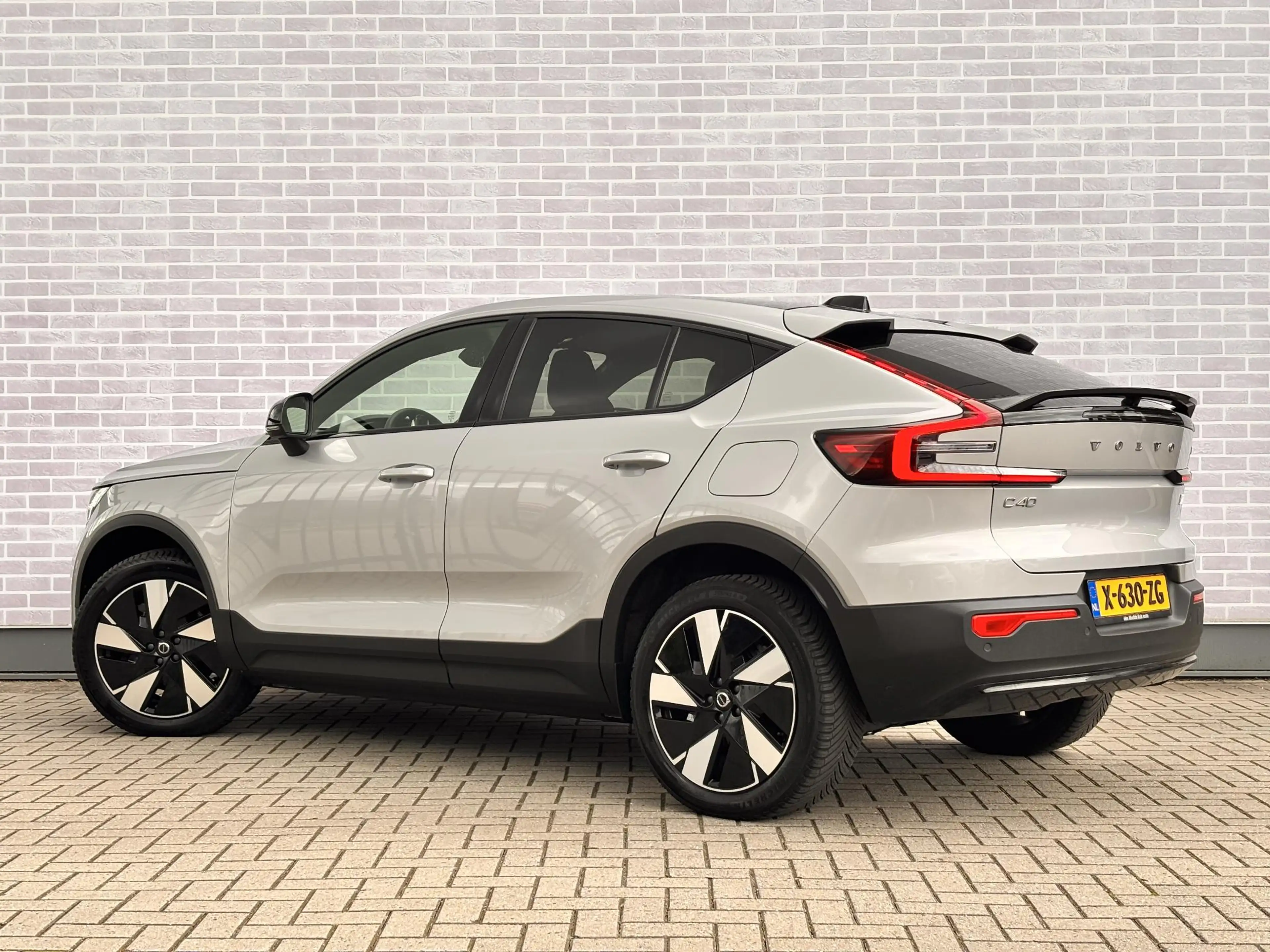Volvo C40 Single Motor Extended Range Plus 82 kWh | C40 / EC — photo 3