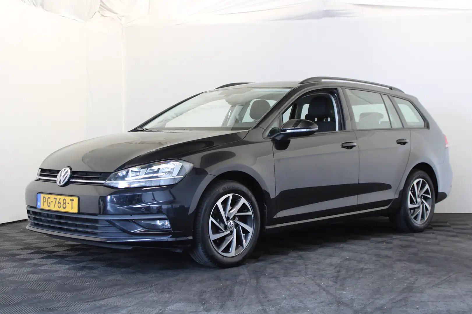 Volkswagen Golf Variant 1.0 TSI Trendline |Navi|Carplay| Zwart - 1