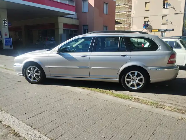 Jaguar X-Type