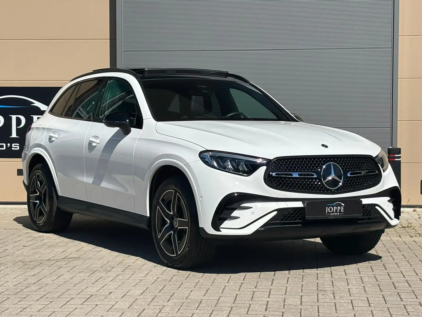 Mercedes-Benz GLC 300 300e 4MATIC |AMG Line|Pano|Night|Elek Trekh|Sfeer Wit - 2