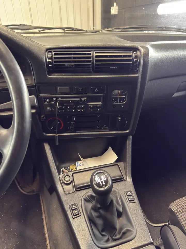 BMW 320i, foto 10