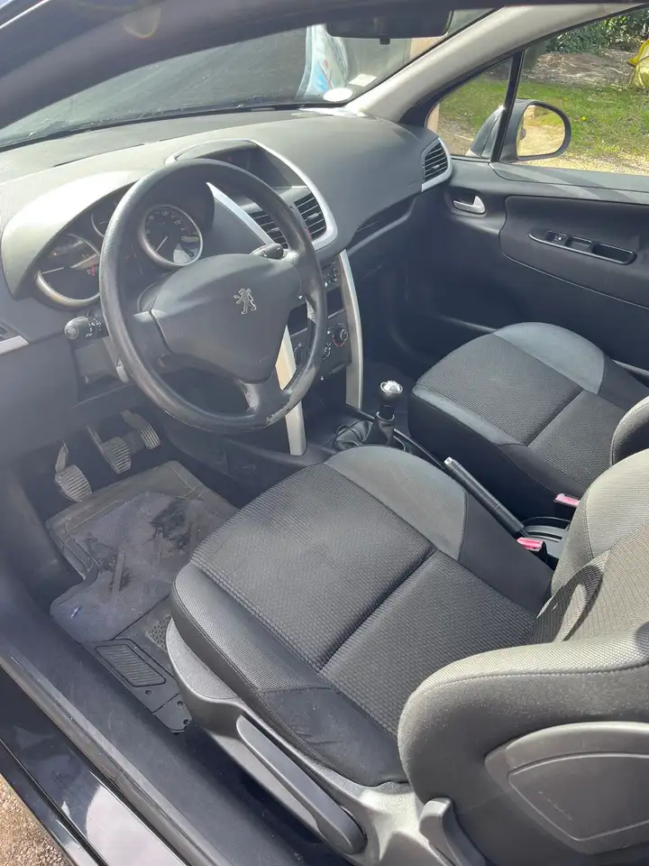 Peugeot 207 1.4 HDi 68ch FAP BLUE LION