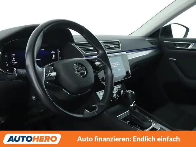 Skoda Superb view 11