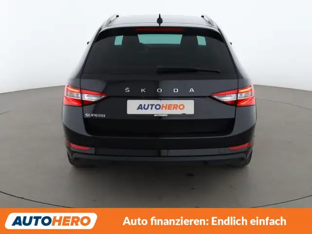Skoda Superb view 5
