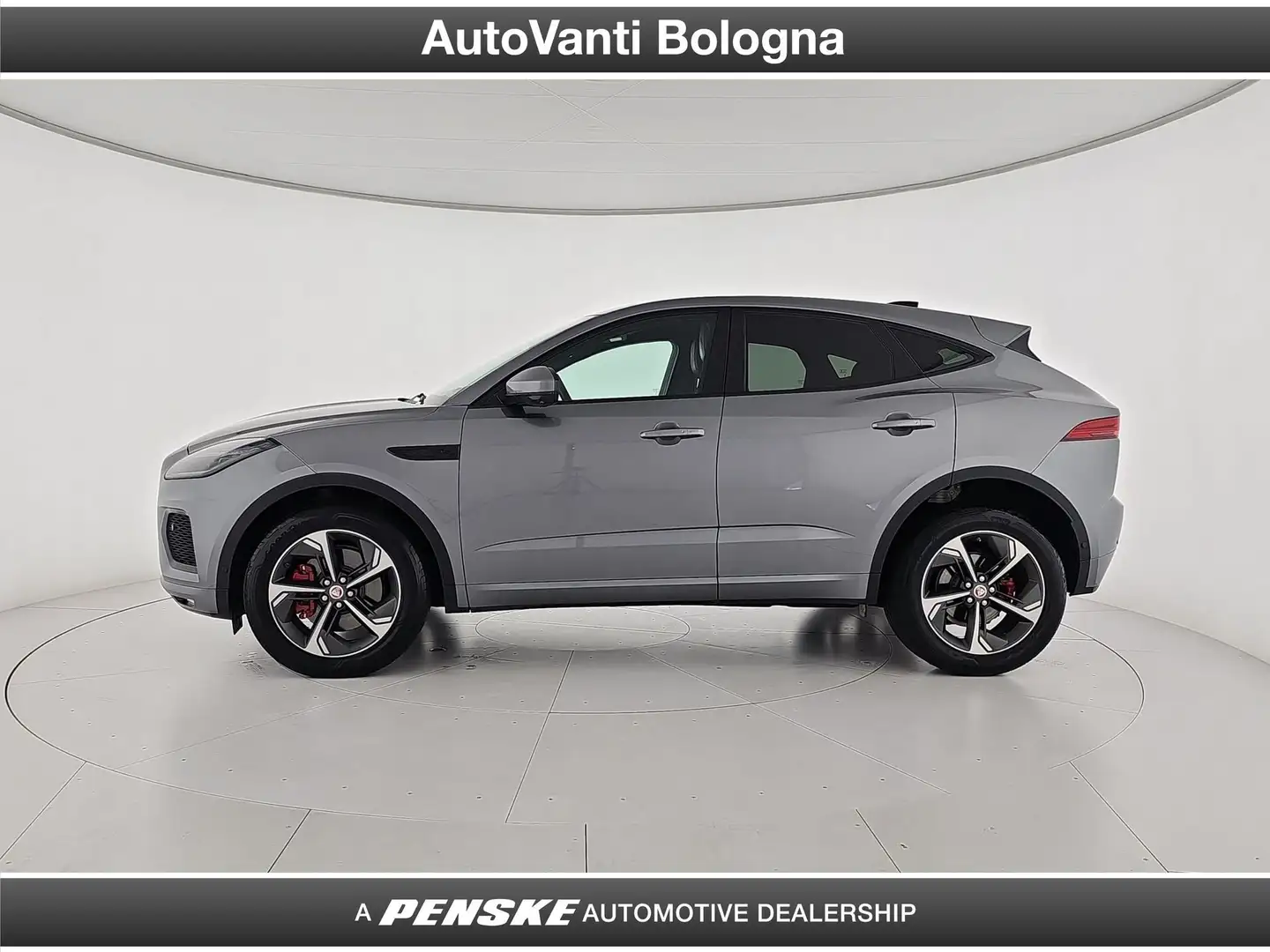 Jaguar E-Pace 2.0D I4 163 CV AWD Auto R-Dynamic SE Storm Edition Grigio - 2