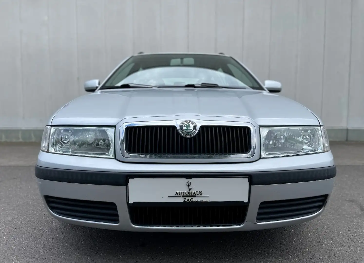 Skoda Octavia Combi Tour 1.6*2.HAND*KLIMA* Silber - 2