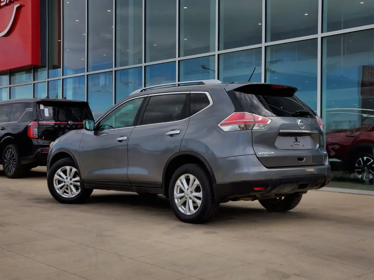 Nissan Rogue снимка Nissan Rogue