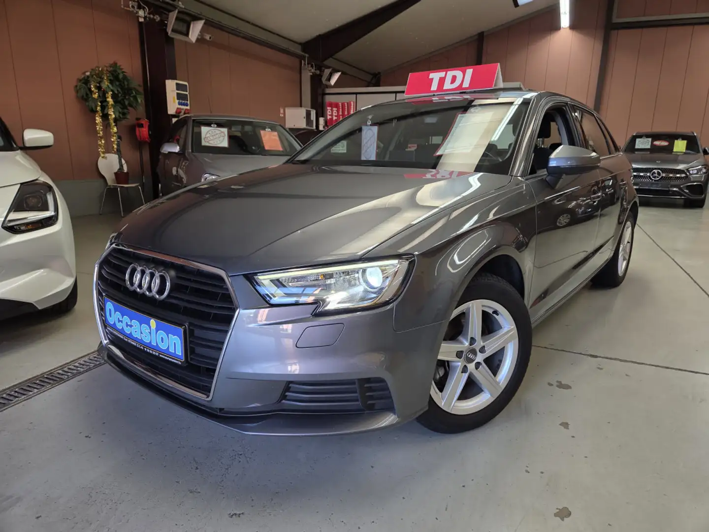 Audi A3 TDI SPORTBACK Gris - 1