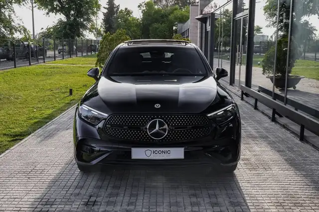 Mercedes-Benz 300 view 5