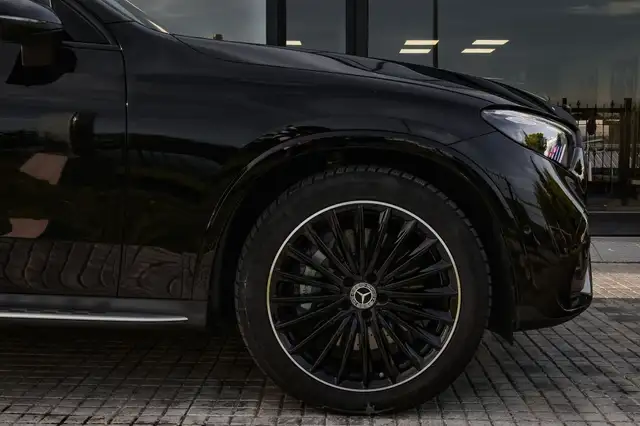 Mercedes-Benz 300 view 3