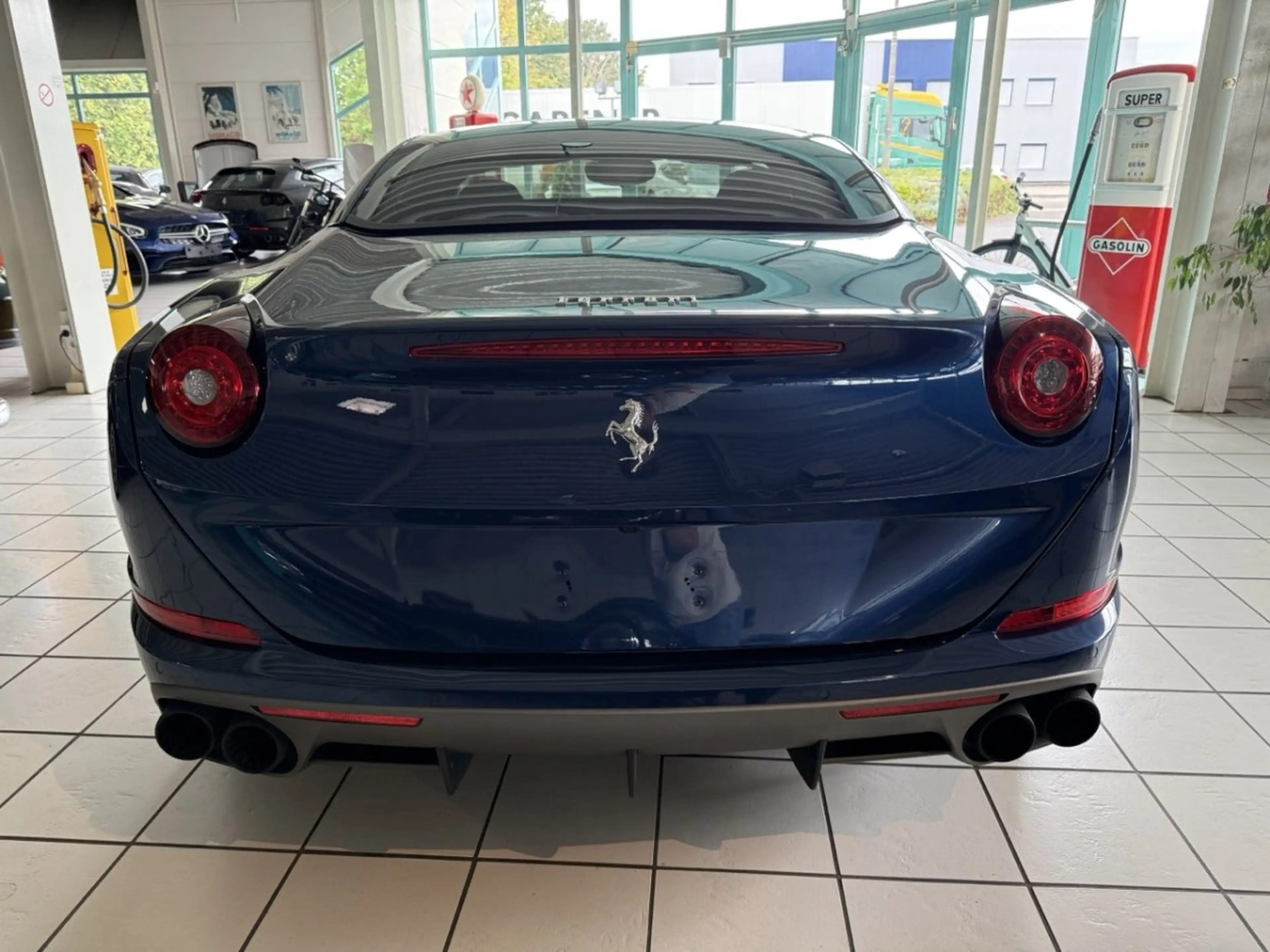 Ferrari California T Handling-Speciale — photo 8
