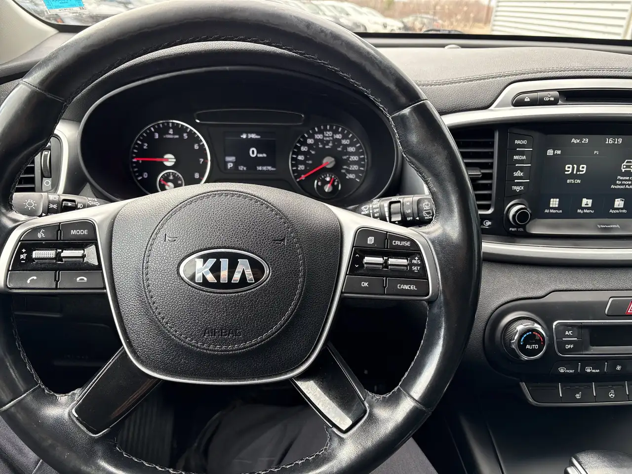 Kia Sorento снимка Kia Sorento