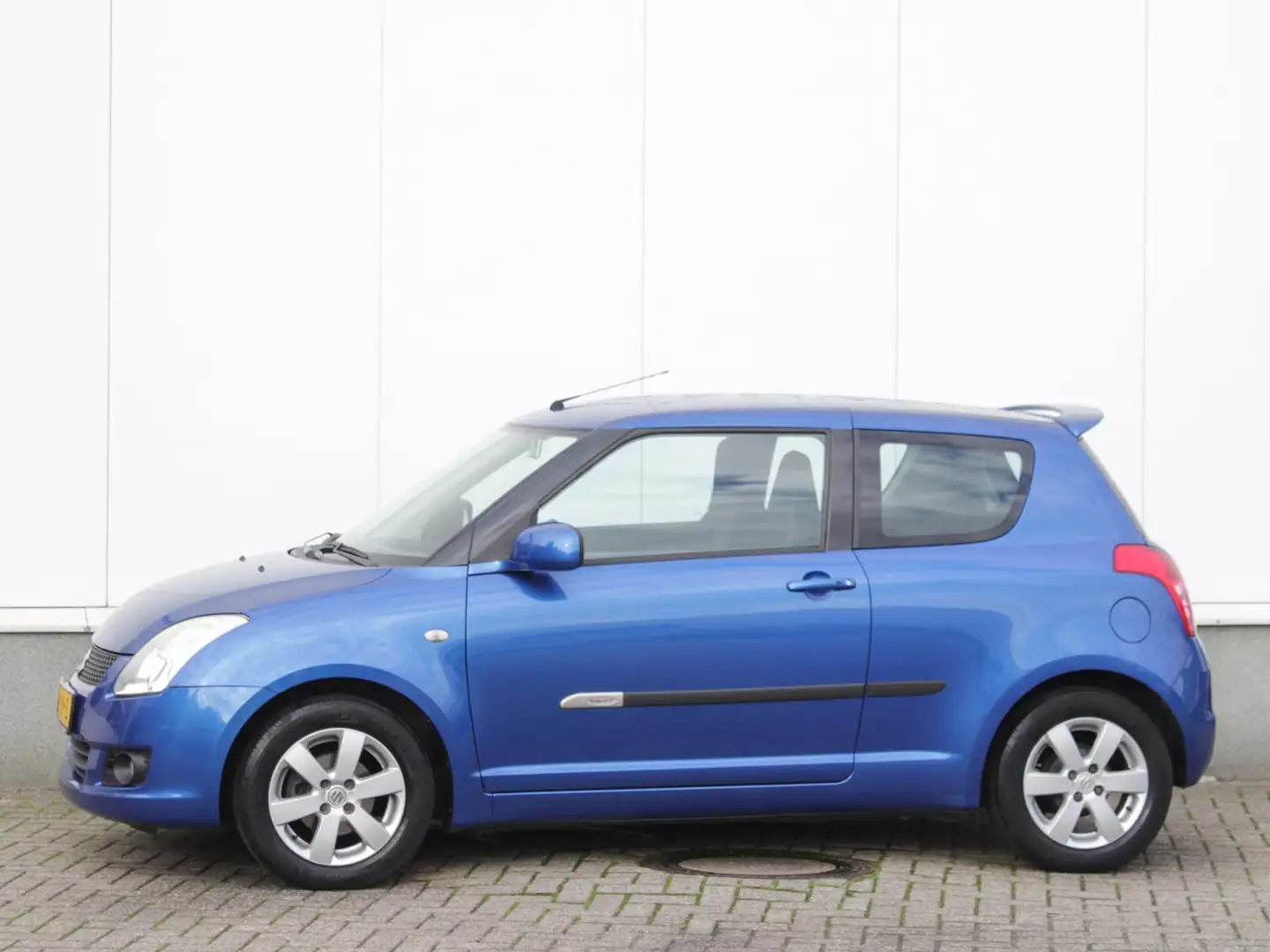Suzuki Swift 1.3 Bandit | Carplay / Android auto | Clima | Trek Bleu - 2