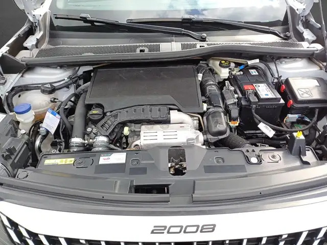 Peugeot 2008 view 5