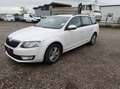 Skoda Octavia Combi 1,6 Weiß - thumbnail 1