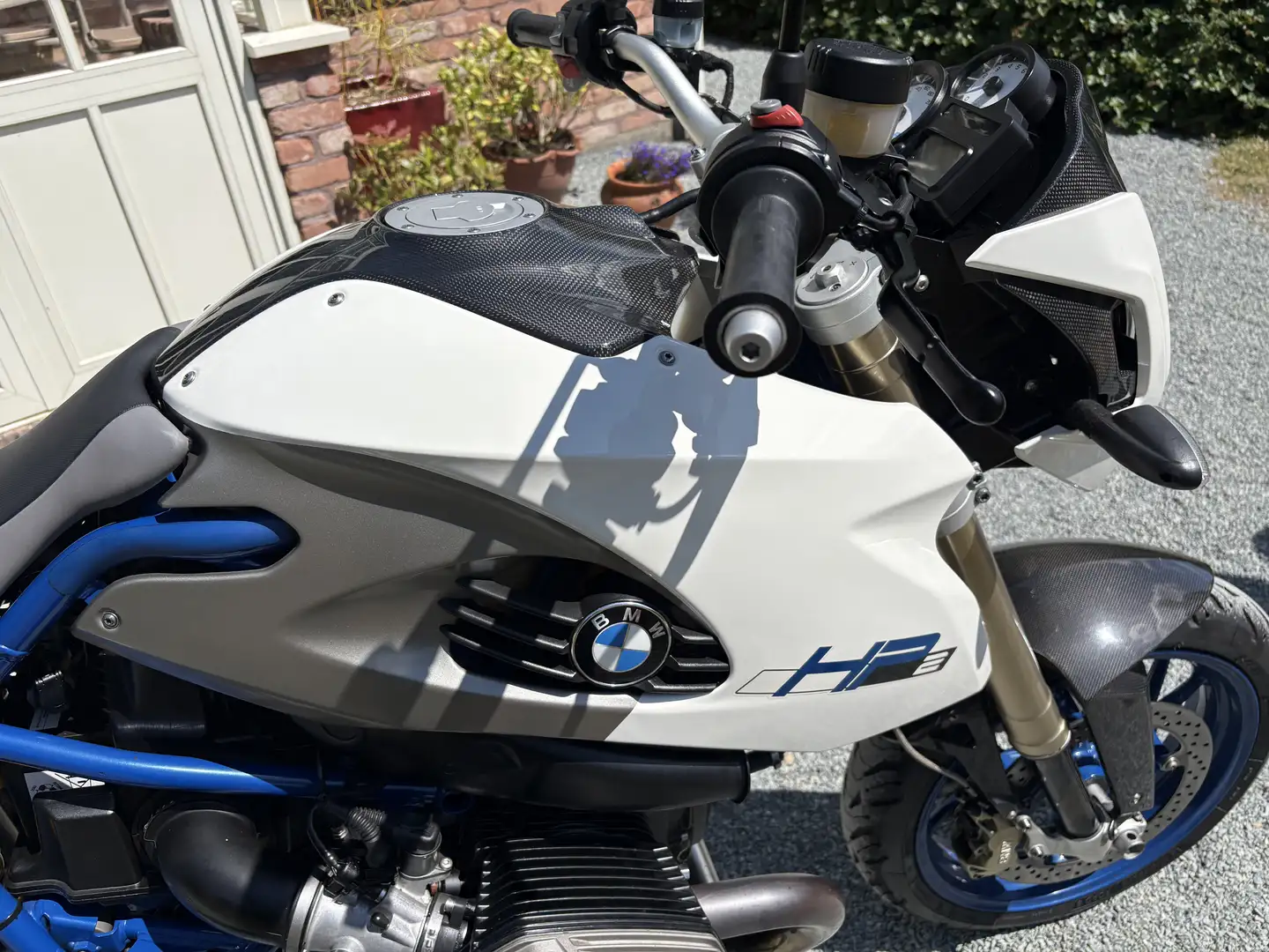BMW HP 2 Megamoto - 1