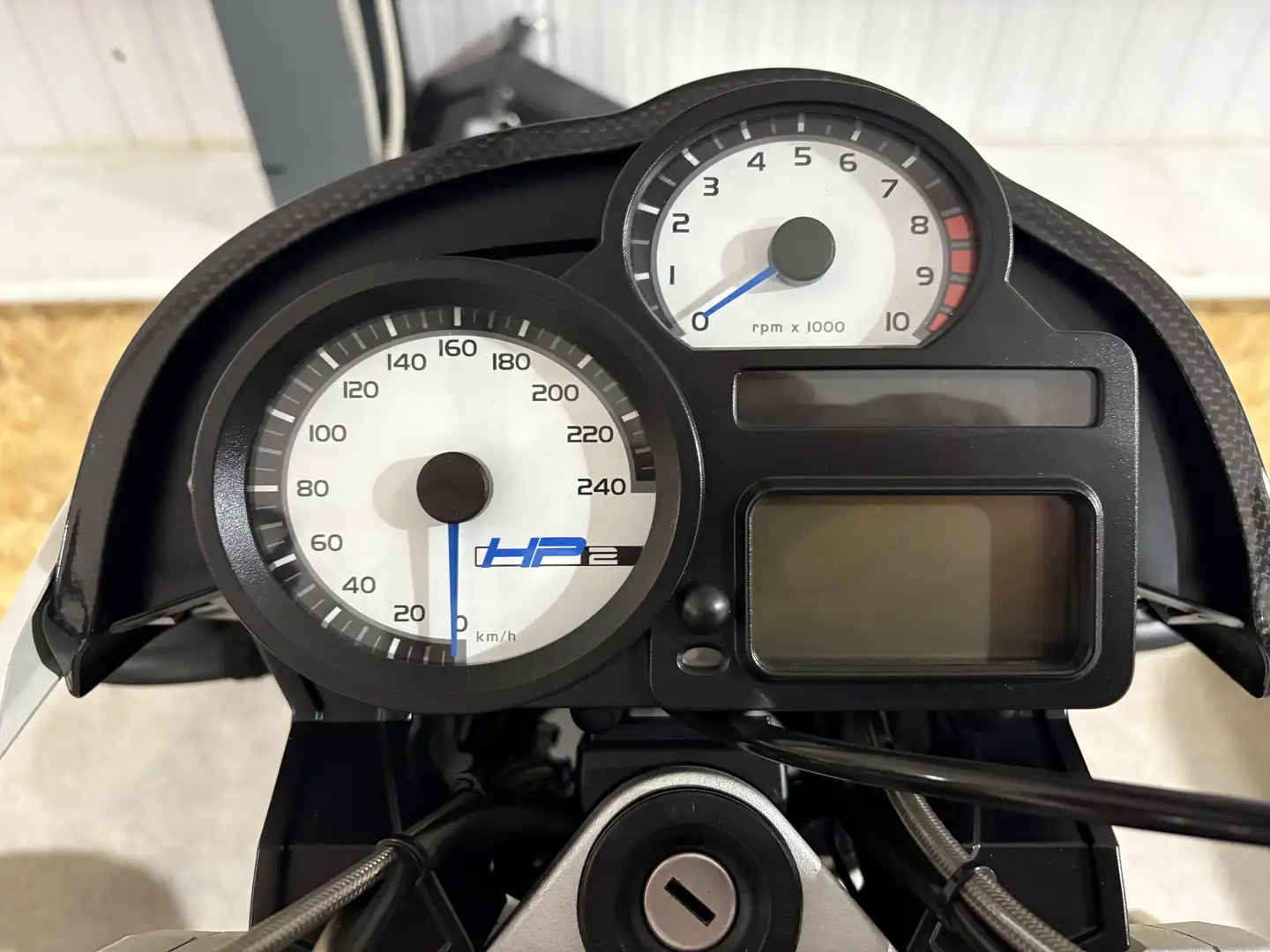 BMW HP 2 Megamoto - 2
