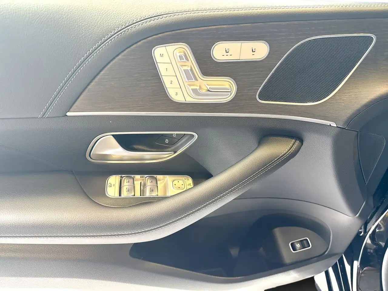 Mercedes-Benz GLE снимка Mercedes-Benz GLE