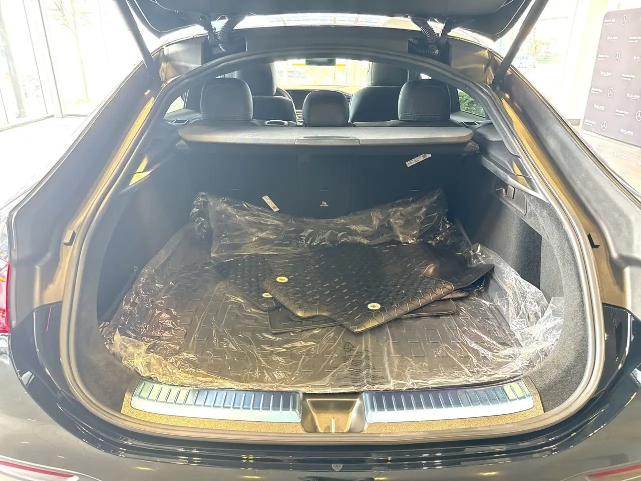 Mercedes-Benz GLE снимка Mercedes-Benz GLE