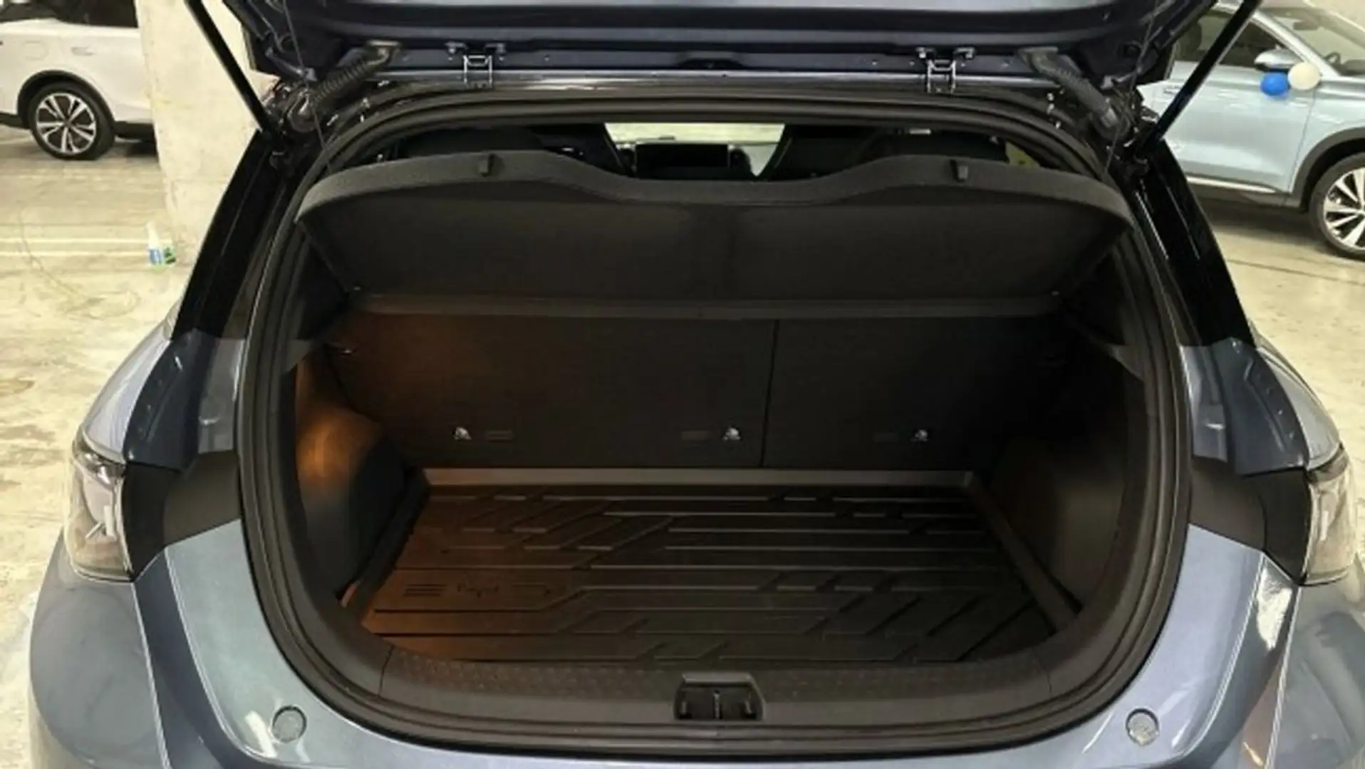 BYD Dolphin BEV 60KWH DESIGN 204 5P Gris - 2