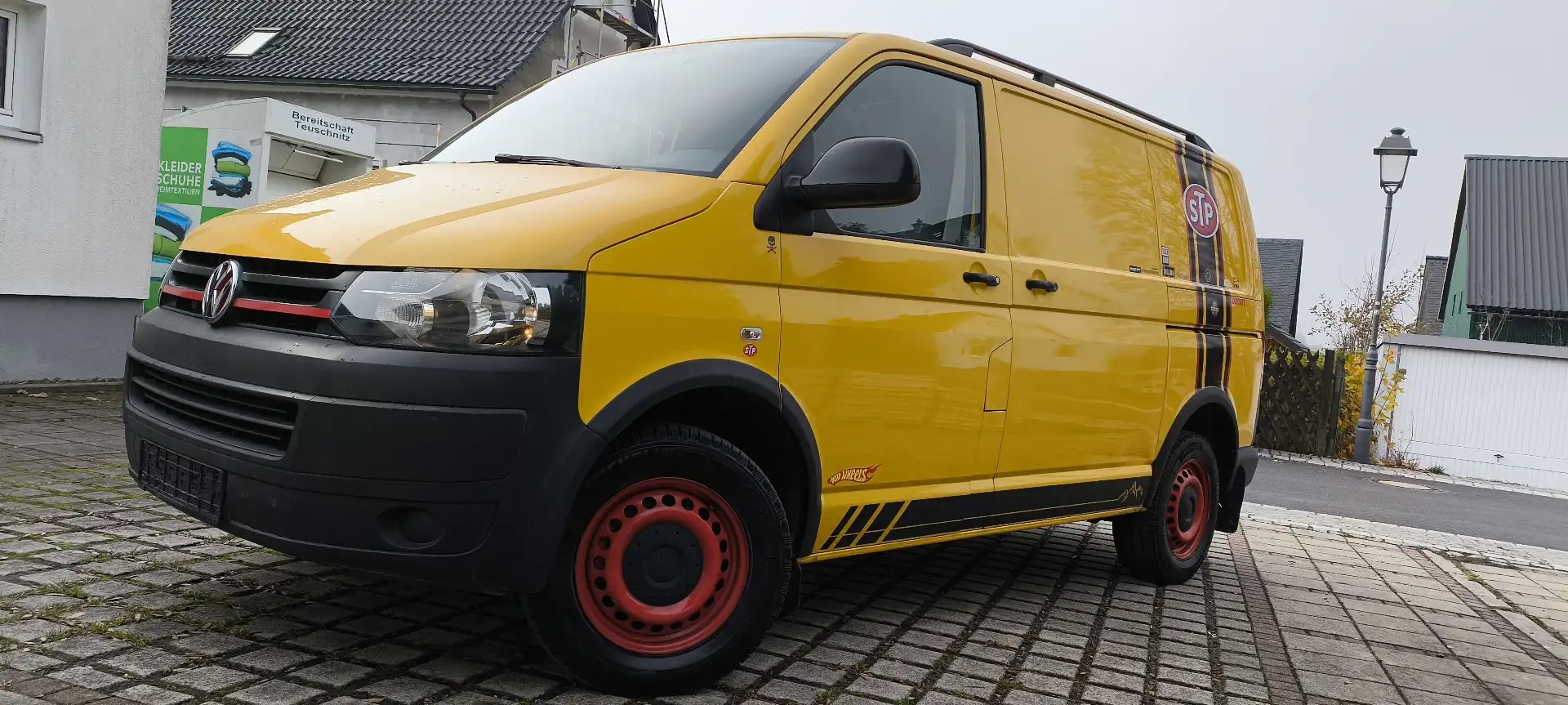 Volkswagen T5 Transporter Kasten*1.Hand*Scheckheft**Service+Zahnriemen neu** Gelb - 1
