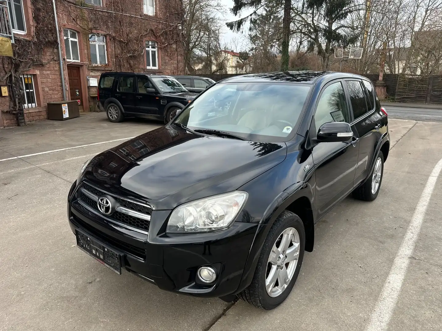 Toyota RAV 4 D-4D 150 D/Allrad/Automatik/Leder Schwarz - 1