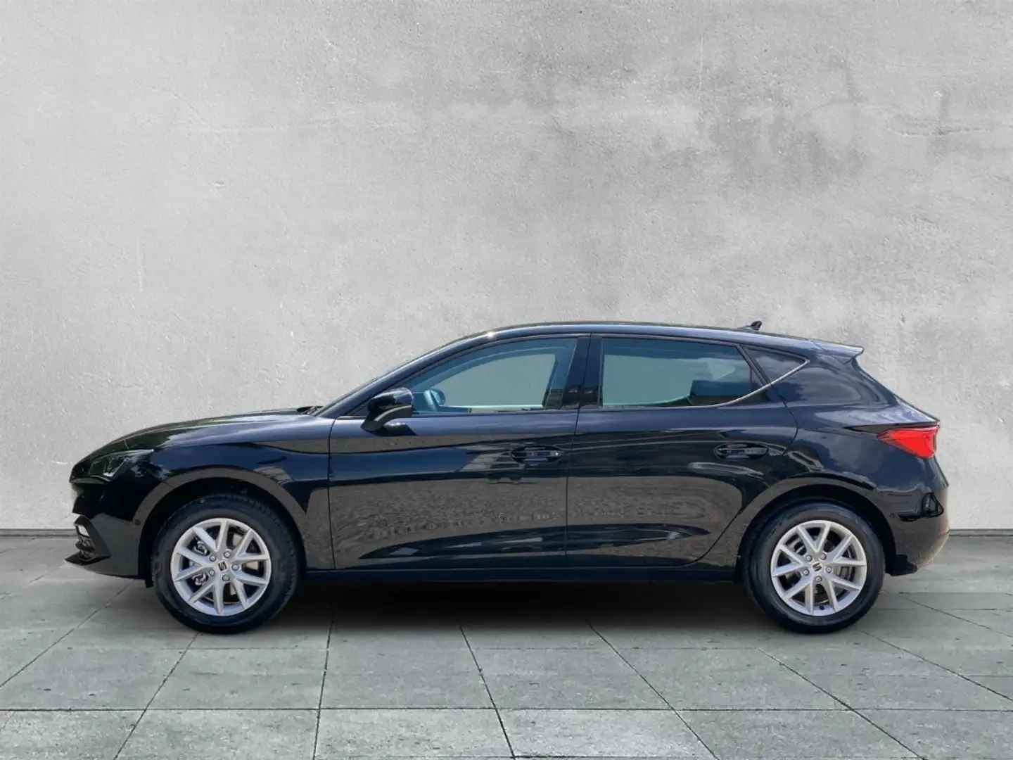 SEAT Leon Road Edition 1.5 eTSI DSG +KAMERA+ACC+NAVI+ Schwarz - 2